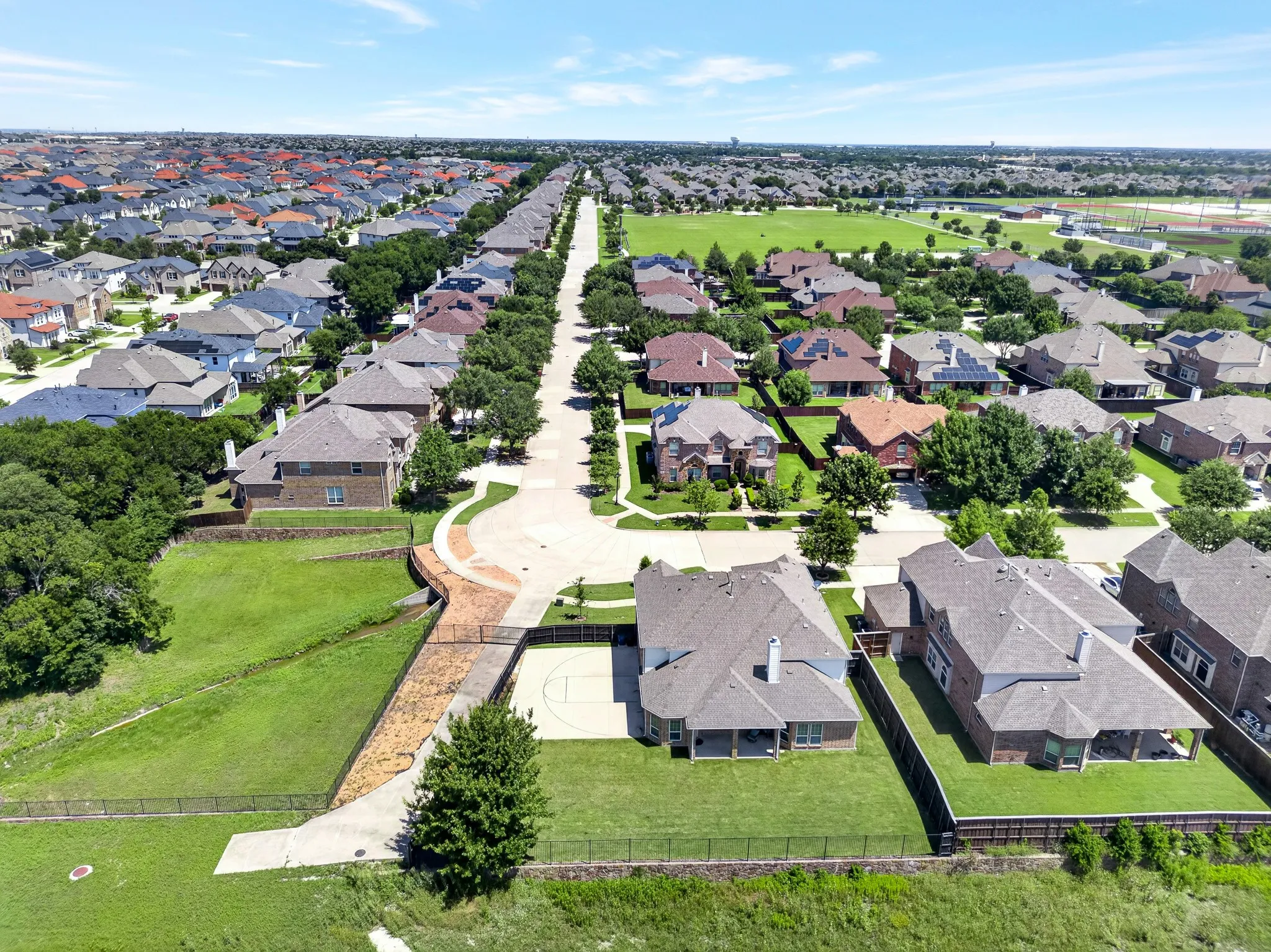 Single Family Residence For Sale in Collin County , 13811 Sorano Drive, Frisco, Texas 75035, 5 Bedroom, 4 Bathroom, 2 Garage spaces, 3,895 Sqft, built in 2013, mls#21281721, Real Estate Agent in Frisco, Homes For Sale in Collin county, Homes For Sale in Frisco, Realtor in Frisco Texas, Real Estate Brokerage Independent Realty Texas, Luminita Cordes Realtor