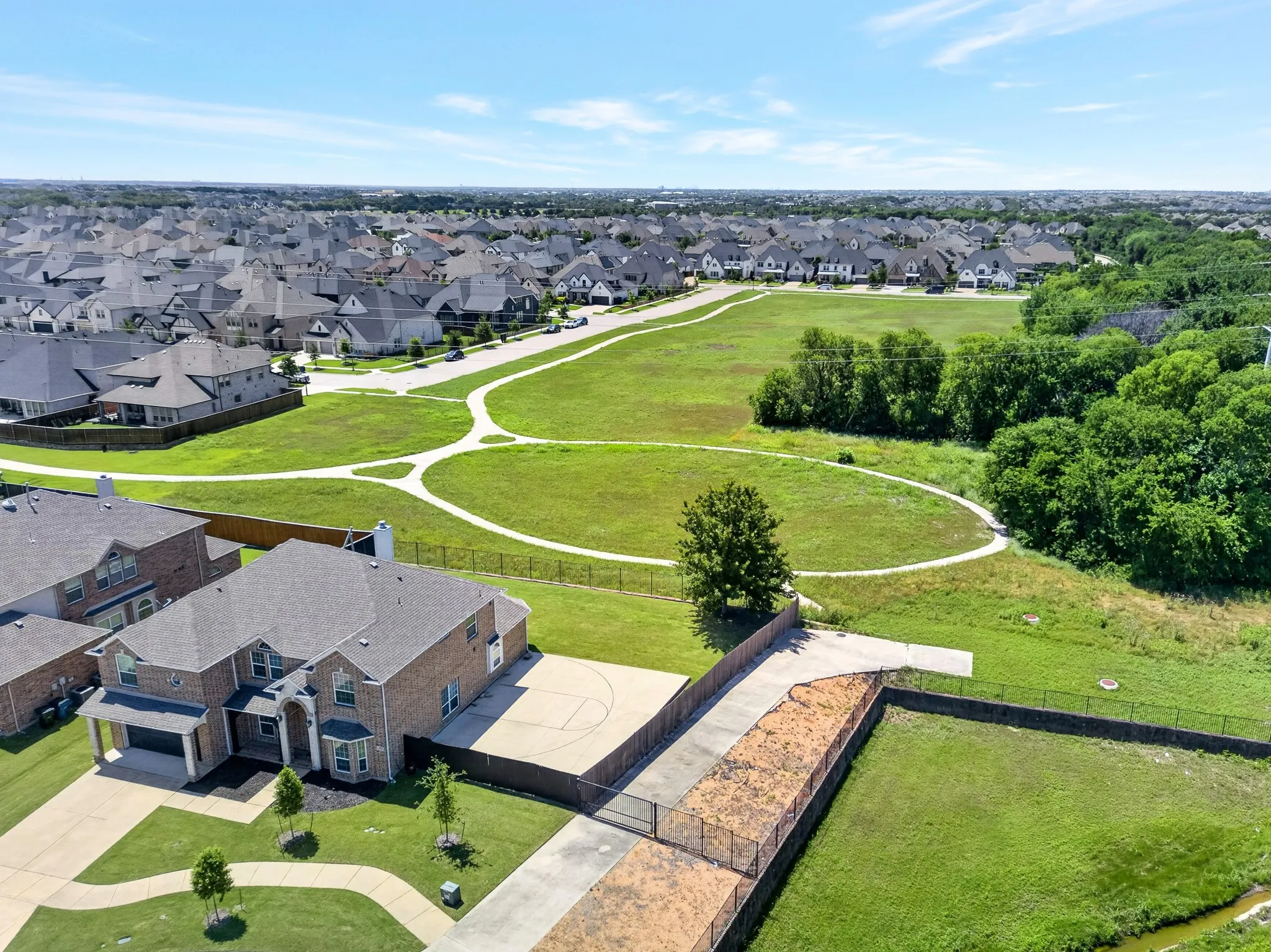 Single Family Residence For Sale in Collin County , 13811 Sorano Drive, Frisco, Texas 75035, 5 Bedroom, 4 Bathroom, 2 Garage spaces, 3,895 Sqft, built in 2013, mls#21281721, Real Estate Agent in Frisco, Homes For Sale in Collin county, Homes For Sale in Frisco, Realtor in Frisco Texas, Real Estate Brokerage Independent Realty Texas, Luminita Cordes Realtor