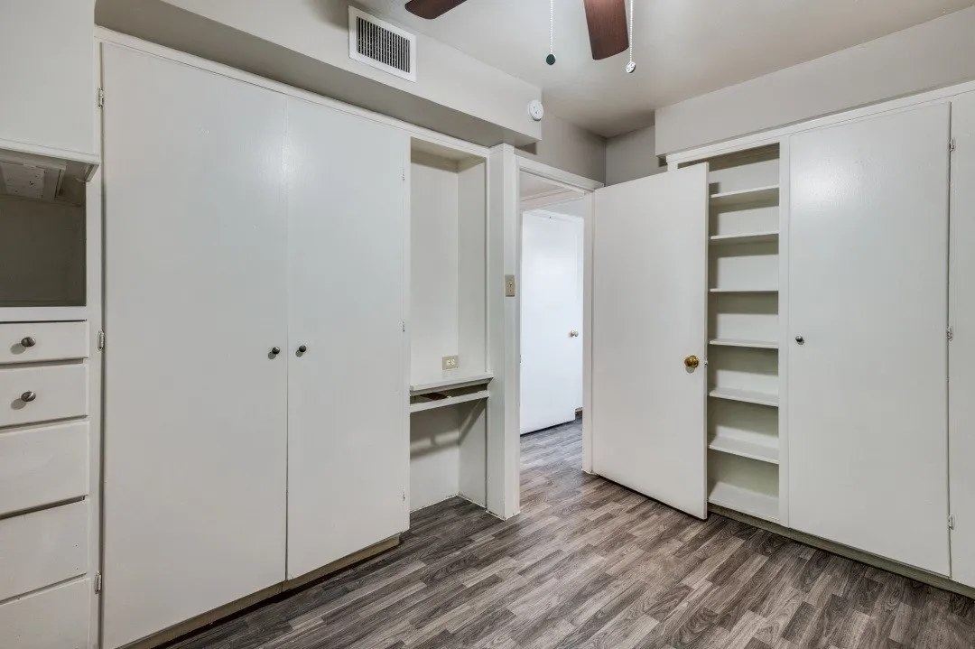 Apartment For Rent in Tarrant County , 2213 Capri Drive 215, Fort Worth, Texas 76114, 0, 1 Bathroom, Garage spaces, 400 Sqft, built in 1959, mls#21290007, Real Estate Agent in Fort Worth, Homes For Rent in Tarrant county, Homes For Rent in Fort Worth, Realtor in Fort Worth Texas, Real Estate Brokerage Independent Realty Texas, Luminita Cordes Realtor