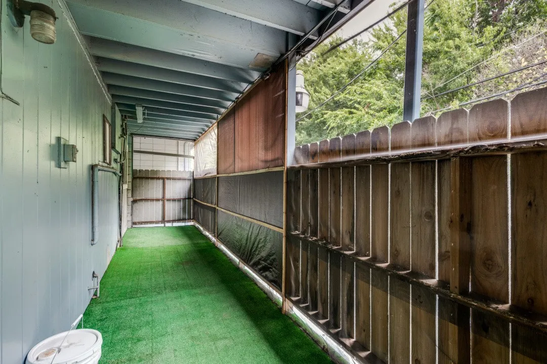Apartment For Rent in Tarrant County , 2213 Capri Drive 215, Fort Worth, Texas 76114, 0, 1 Bathroom, Garage spaces, 400 Sqft, built in 1959, mls#21290007, Real Estate Agent in Fort Worth, Homes For Rent in Tarrant county, Homes For Rent in Fort Worth, Realtor in Fort Worth Texas, Real Estate Brokerage Independent Realty Texas, Luminita Cordes Realtor