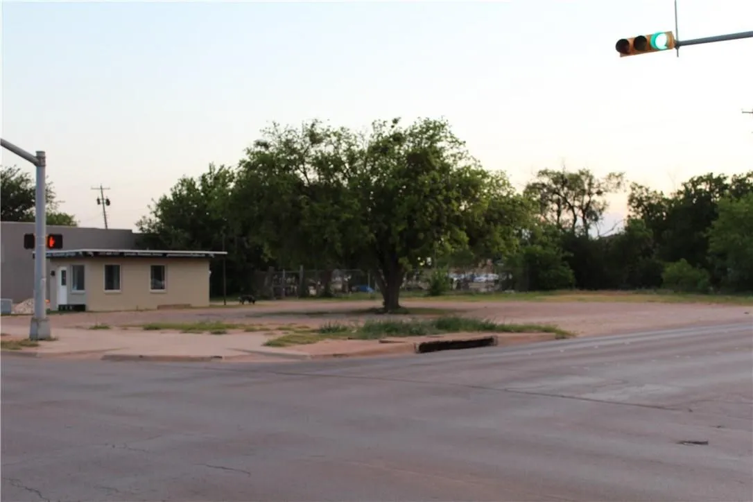 Unimproved Land For Sale in Taylor County , 942 Pine Street, Abilene, Texas 79601, 0, 0, Garage spaces, 0 Sqft, built in 0, Price $49,000, mls#21290010, Real Estate Agent in Abilene, Homes For Sale in Taylor county, Homes For Sale in Abilene, Realtor in Abilene Texas, Real Estate Brokerage Independent Realty Texas, Luminita Cordes Realtor