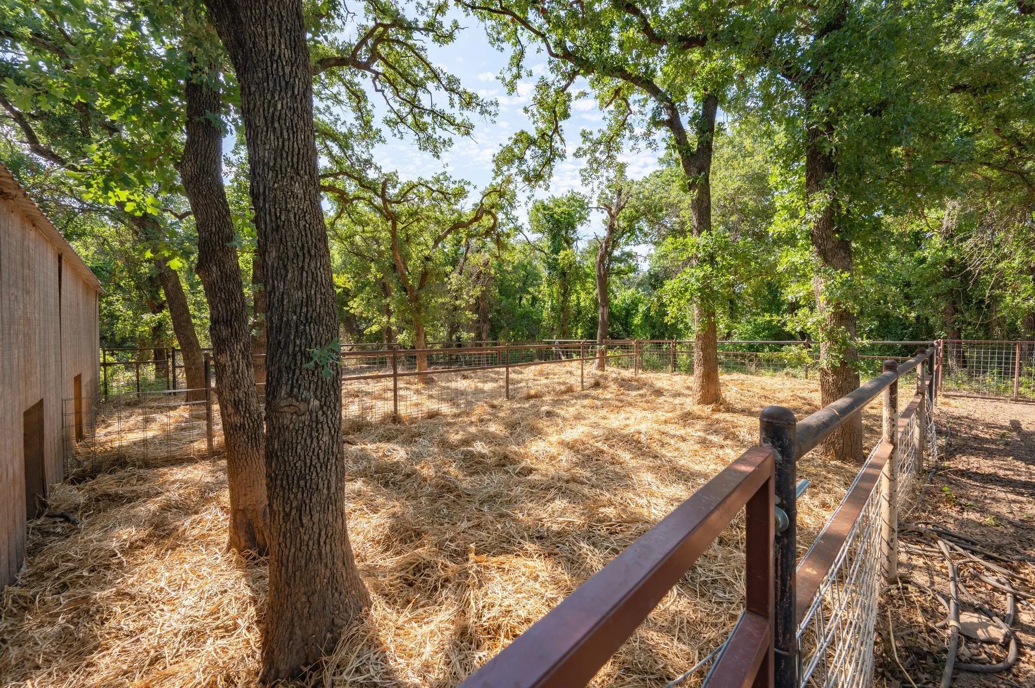 Single Family Residence For Sale in Palo Pinto County , 923 Natty Flat Road, Lipan, Texas 76462, 4 Bedroom, 3 Bathroom, Garage spaces, 2,304 Sqft, built in 1918, mls#21285600, Real Estate Agent in Lipan, Homes For Sale in Palo Pinto county, Homes For Sale in Lipan, Realtor in Lipan Texas, Real Estate Brokerage Independent Realty Texas, Luminita Cordes Realtor