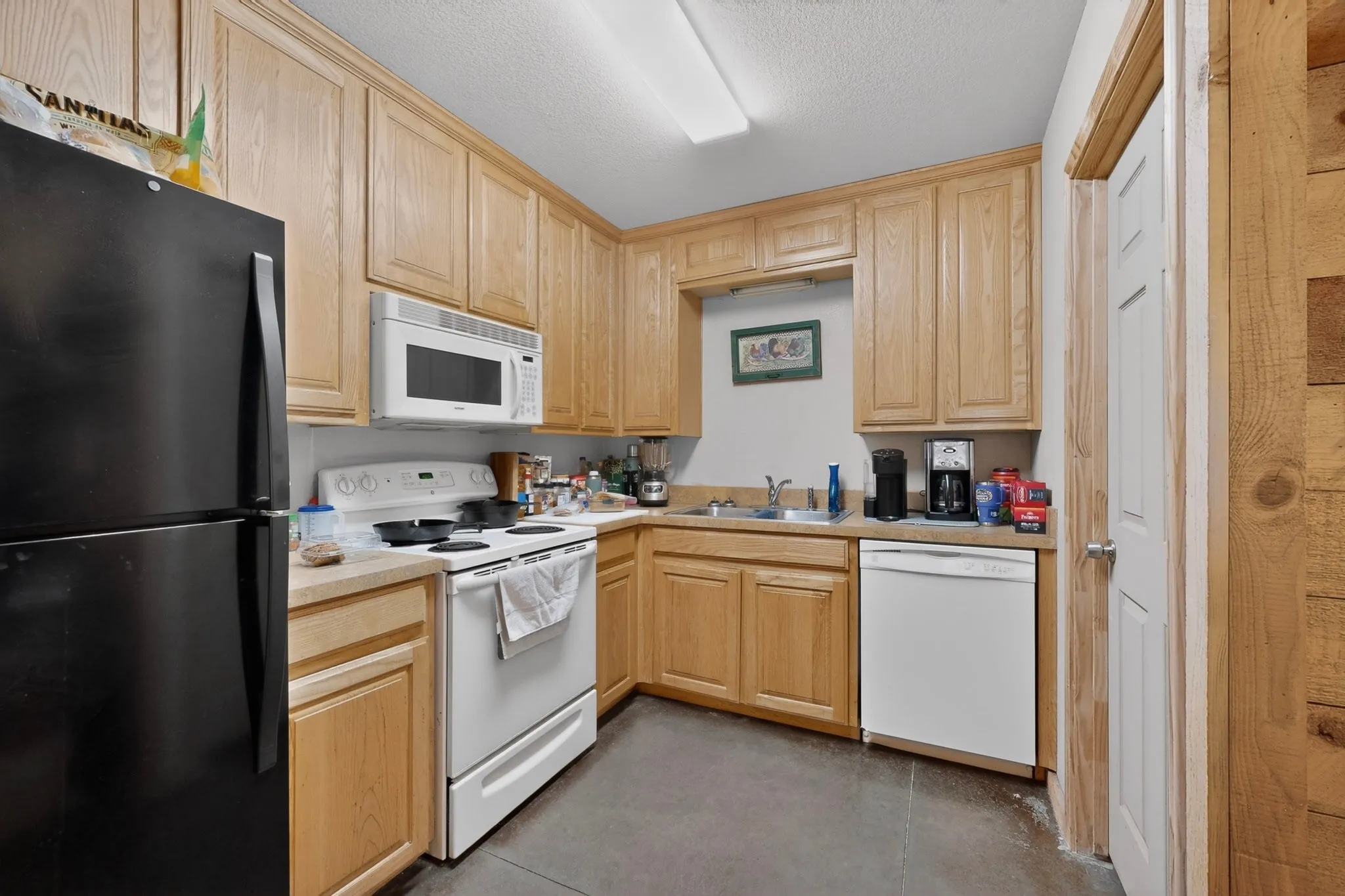 Triplex For Sale in Johnson County , 4505 County Road 805f, Cleburne, Texas 76031, 26 Bedroom, 26 Bathroom, Garage spaces, 15,680 Sqft, built in 2015, Price $2,600,000, mls#21289453, Real Estate Agent in Cleburne, Homes For Sale in Johnson county, Homes For Sale in Cleburne, Realtor in Cleburne Texas, Real Estate Brokerage Independent Realty Texas, Luminita Cordes Realtor