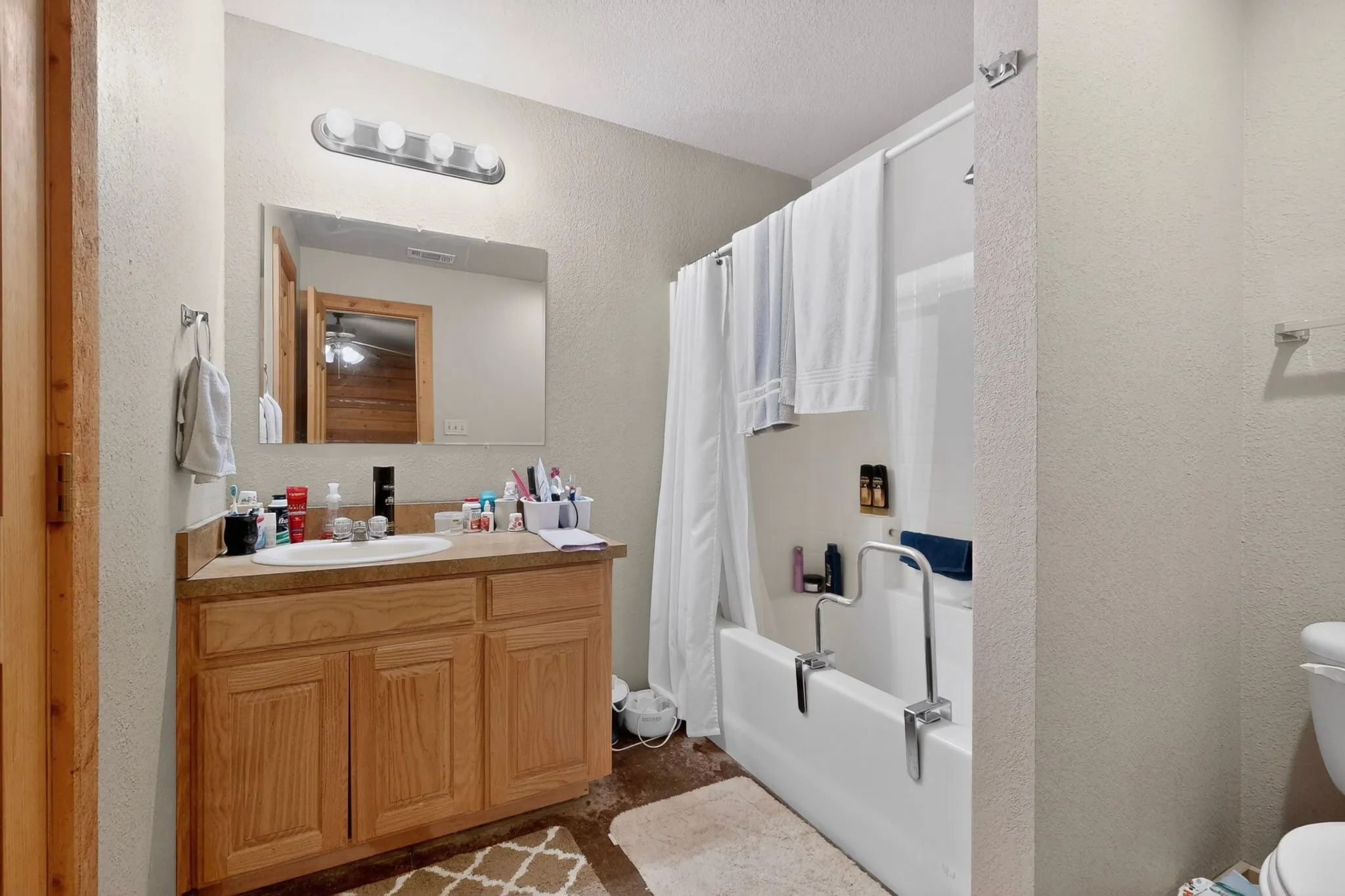 Triplex For Sale in Johnson County , 4505 County Road 805f, Cleburne, Texas 76031, 26 Bedroom, 26 Bathroom, Garage spaces, 15,680 Sqft, built in 2015, Price $2,600,000, mls#21289453, Real Estate Agent in Cleburne, Homes For Sale in Johnson county, Homes For Sale in Cleburne, Realtor in Cleburne Texas, Real Estate Brokerage Independent Realty Texas, Luminita Cordes Realtor