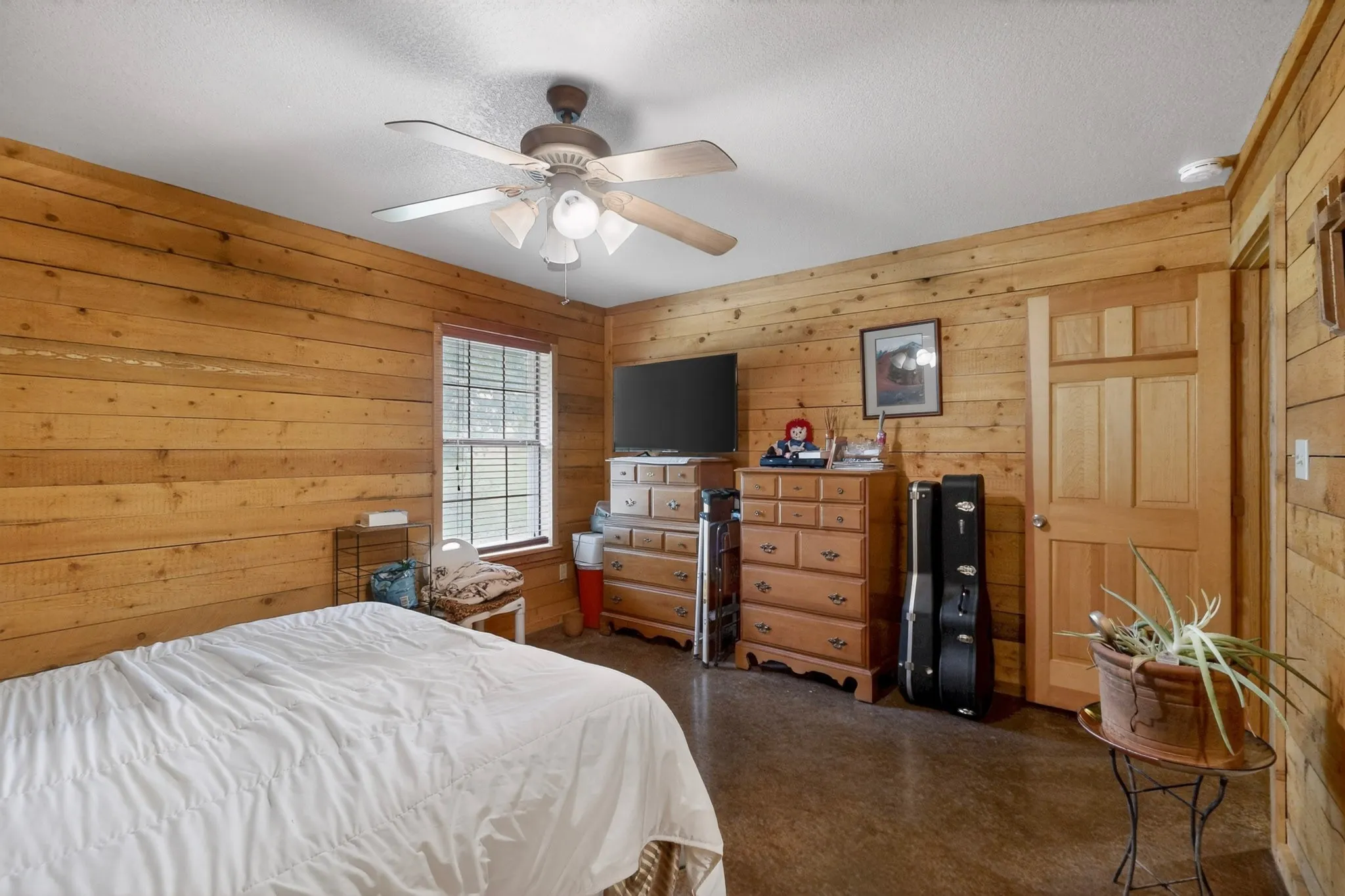 Triplex For Sale in Johnson County , 4505 County Road 805f, Cleburne, Texas 76031, 26 Bedroom, 26 Bathroom, Garage spaces, 15,680 Sqft, built in 2015, Price $2,600,000, mls#21289453, Real Estate Agent in Cleburne, Homes For Sale in Johnson county, Homes For Sale in Cleburne, Realtor in Cleburne Texas, Real Estate Brokerage Independent Realty Texas, Luminita Cordes Realtor