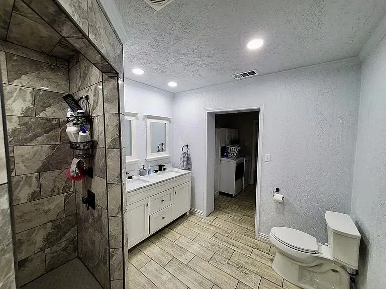Single Family Residence For Sale in Hardeman County , 805 W 3rd Street, Quanah, Texas 79252, 4 Bedroom, 3 Bathroom, Garage spaces, 2,605 Sqft, built in 1954, mls#21289974, Real Estate Agent in Quanah, Homes For Sale in Hardeman county, Homes For Sale in Quanah, Realtor in Quanah Texas, Real Estate Brokerage Independent Realty Texas, Luminita Cordes Realtor