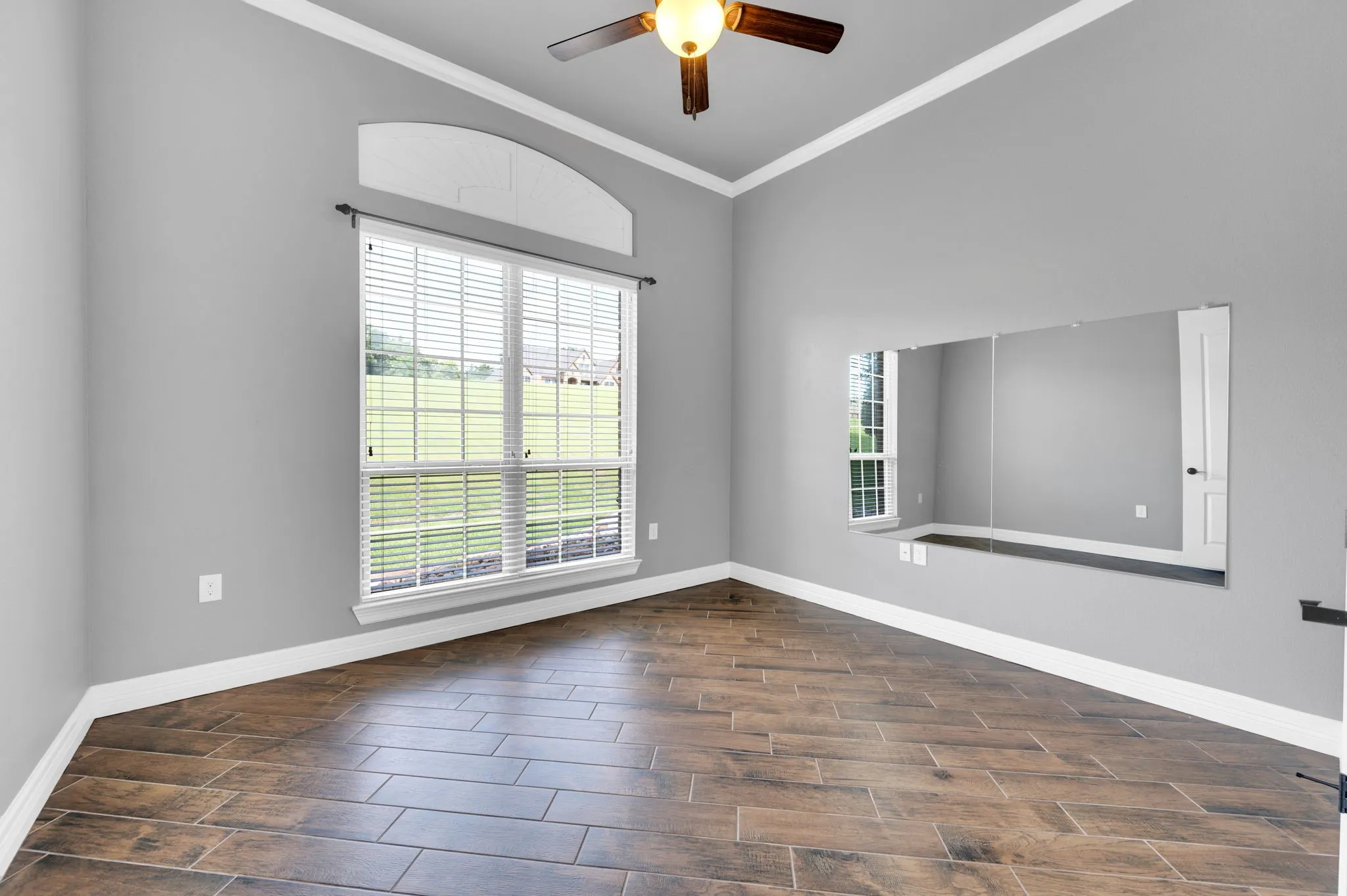 Secondary bedroom