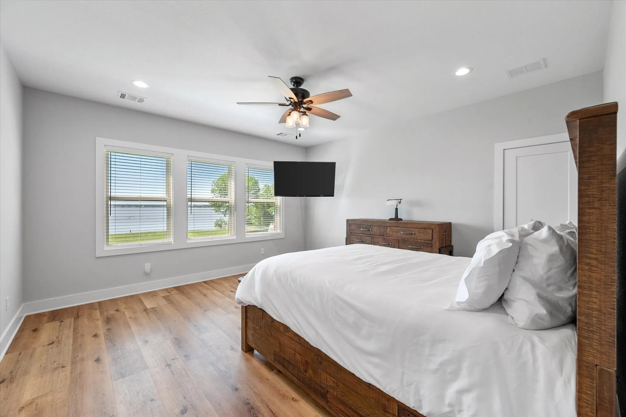 Single Family Residence For Sale in Navarro County , 121 Elm, Kerens, Texas 75144, 10 Bedroom, 8 Bathroom, 7 Garage spaces, 6,635 Sqft, built in 2023, Price $9,750,000, mls#21285188, Real Estate Agent in Kerens, Homes For Sale in Navarro county, Homes For Sale in Kerens, Realtor in Kerens Texas, Real Estate Brokerage Independent Realty Texas, Luminita Cordes Realtor