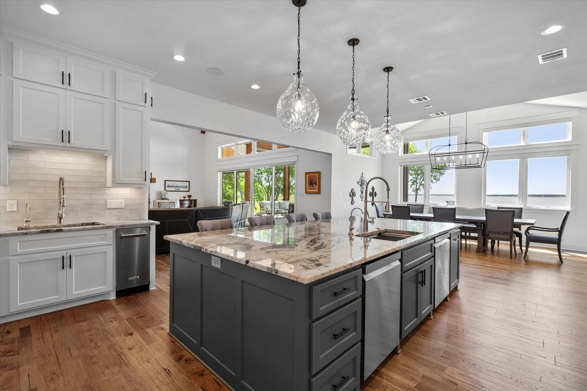 Single Family Residence For Sale in Navarro County , 121 Elm, Kerens, Texas 75144, 10 Bedroom, 8 Bathroom, 7 Garage spaces, 6,635 Sqft, built in 2023, Price $9,750,000, mls#21285188, Real Estate Agent in Kerens, Homes For Sale in Navarro county, Homes For Sale in Kerens, Realtor in Kerens Texas, Real Estate Brokerage Independent Realty Texas, Luminita Cordes Realtor