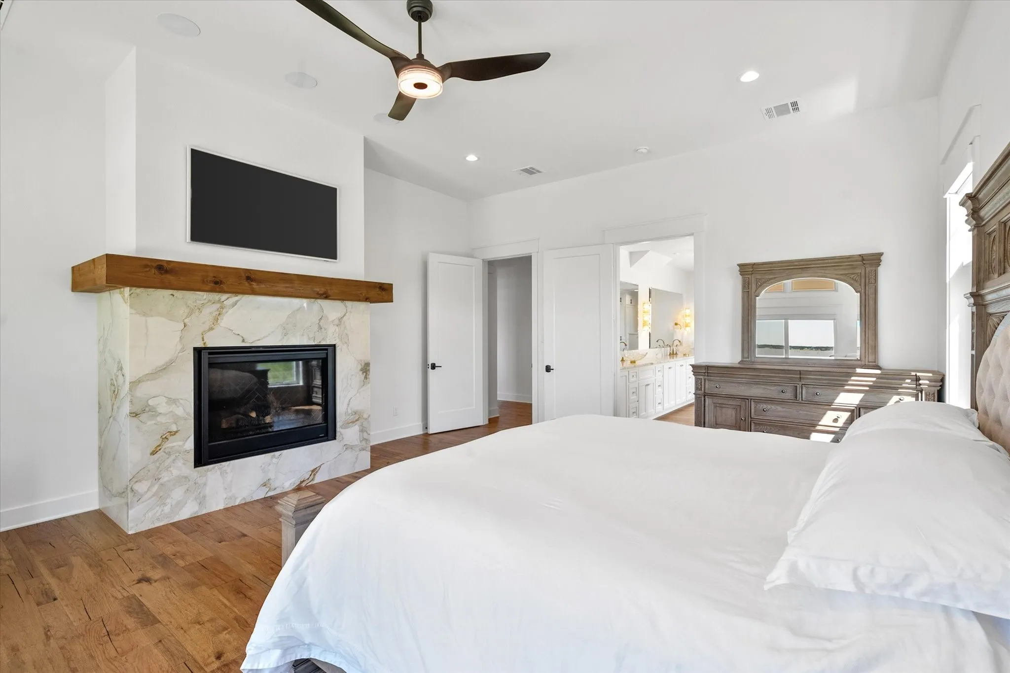 Single Family Residence For Sale in Navarro County , 121 Elm, Kerens, Texas 75144, 10 Bedroom, 8 Bathroom, 7 Garage spaces, 6,635 Sqft, built in 2023, Price $9,750,000, mls#21285188, Real Estate Agent in Kerens, Homes For Sale in Navarro county, Homes For Sale in Kerens, Realtor in Kerens Texas, Real Estate Brokerage Independent Realty Texas, Luminita Cordes Realtor