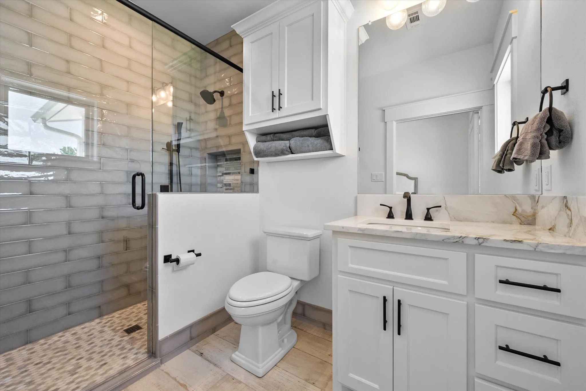 Single Family Residence For Sale in Navarro County , 121 Elm, Kerens, Texas 75144, 10 Bedroom, 8 Bathroom, 7 Garage spaces, 6,635 Sqft, built in 2023, Price $9,750,000, mls#21285188, Real Estate Agent in Kerens, Homes For Sale in Navarro county, Homes For Sale in Kerens, Realtor in Kerens Texas, Real Estate Brokerage Independent Realty Texas, Luminita Cordes Realtor