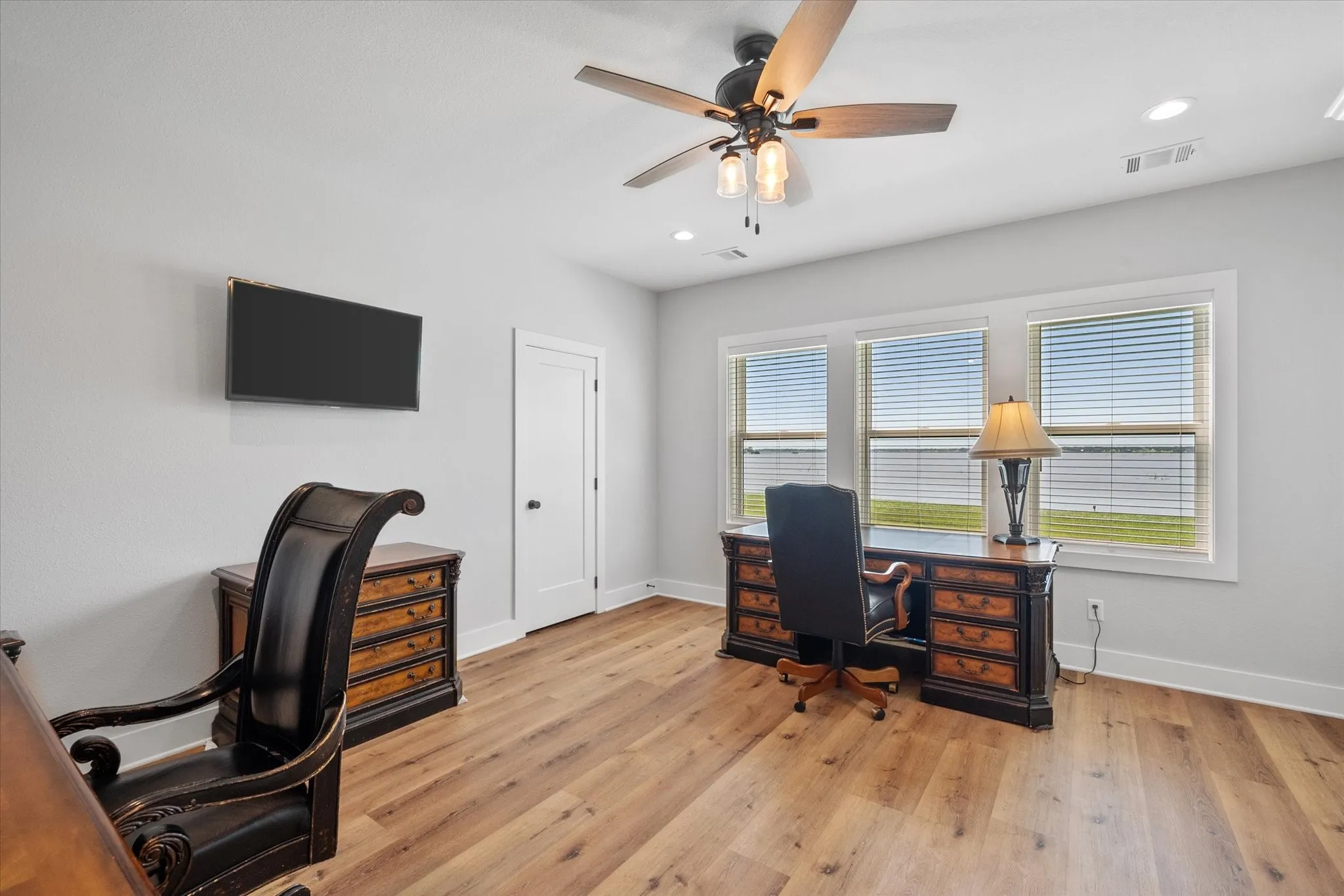 Single Family Residence For Sale in Navarro County , 121 Elm, Kerens, Texas 75144, 10 Bedroom, 8 Bathroom, 7 Garage spaces, 6,635 Sqft, built in 2023, Price $9,750,000, mls#21285188, Real Estate Agent in Kerens, Homes For Sale in Navarro county, Homes For Sale in Kerens, Realtor in Kerens Texas, Real Estate Brokerage Independent Realty Texas, Luminita Cordes Realtor