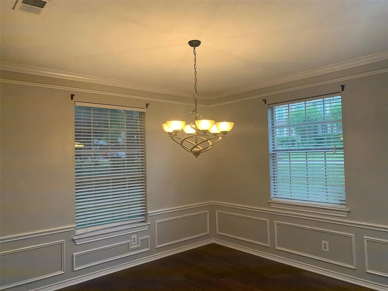 Single Family Residence For Rent in Collin County , 7508 Crested Butte Drive, Plano, Texas 75025, 4 Bedrooms, 3 Bathrooms, 2 Garage spaces, 2,945 Sqft, built in 1988, Price $3,573, mls#21290035, Real Estate Agent in Plano, Homes For Rent in Collin county, Homes For Rent in Plano, Realtor in Plano Texas, Real Estate Brokerage Independent Realty Texas, Luminita Cordes Realtor
