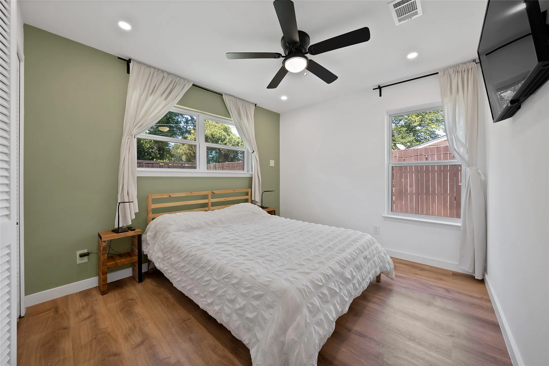 Single Family Residence For Sale in Dallas County , 533 Fairview Drive, Richardson, Texas 75081, 3 Bedroom, 2 Bathroom, 1 Garage spaces, 1,260 Sqft, built in 1960, mls#21287239, Real Estate Agent in Richardson, Homes For Sale in Dallas county, Homes For Sale in Richardson, Realtor in Richardson Texas, Real Estate Brokerage Independent Realty Texas, Luminita Cordes Realtor