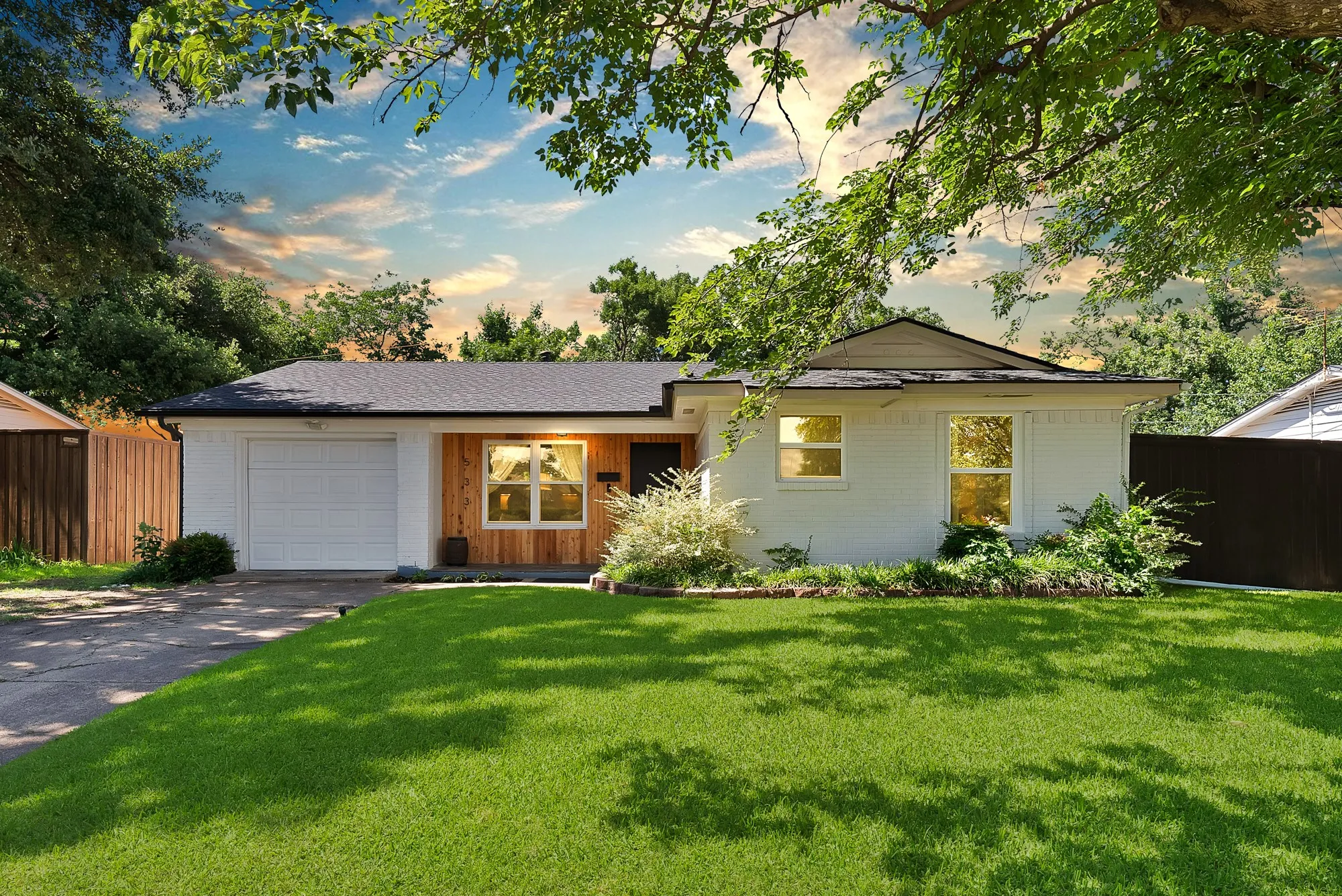 Single Family Residence For Sale in Dallas County , 533 Fairview Drive, Richardson, Texas 75081, 3 Bedroom, 2 Bathroom, 1 Garage spaces, 1,260 Sqft, built in 1960, mls#21287239, Real Estate Agent in Richardson, Homes For Sale in Dallas county, Homes For Sale in Richardson, Realtor in Richardson Texas, Real Estate Brokerage Independent Realty Texas, Luminita Cordes Realtor