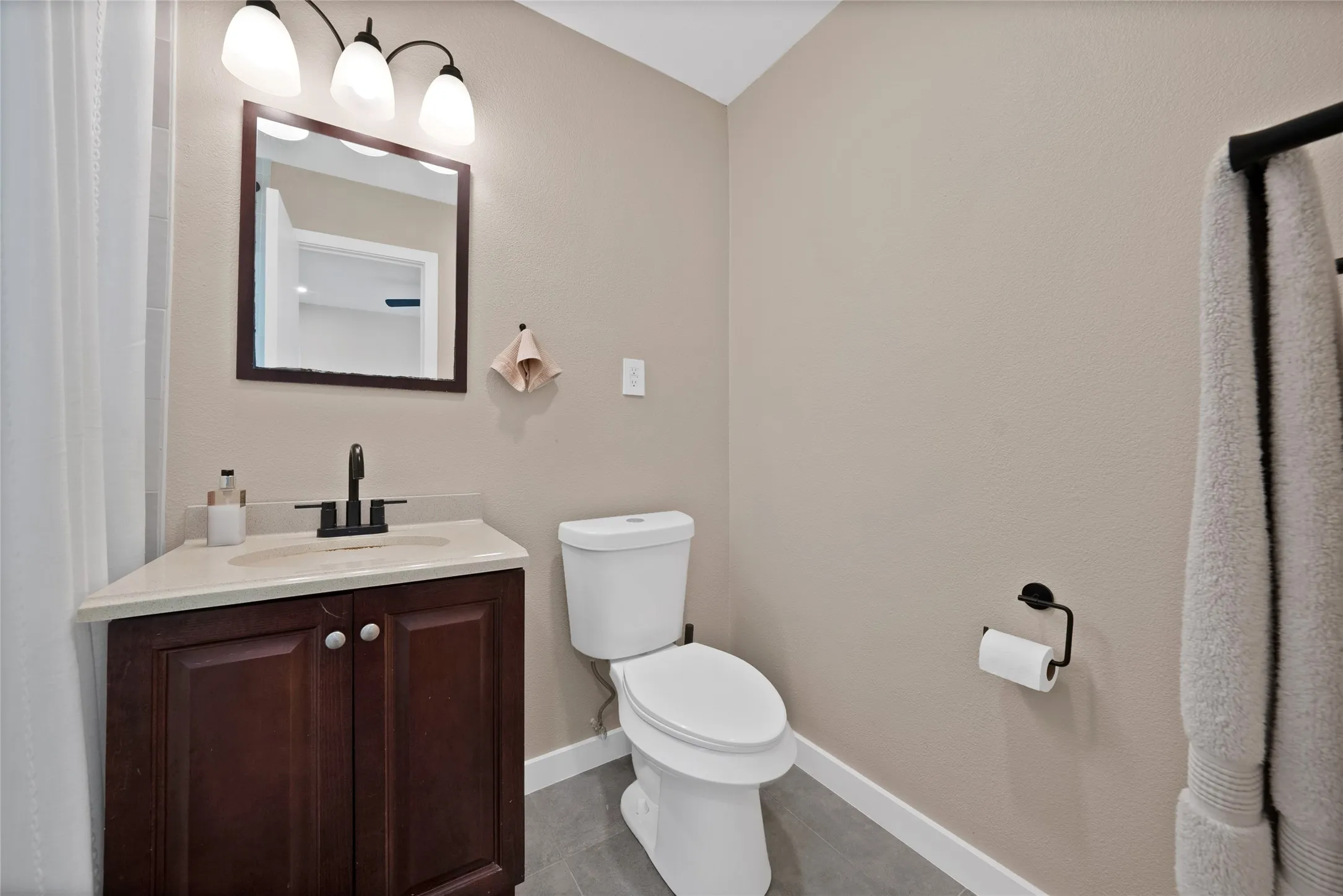 Single Family Residence For Sale in Dallas County , 533 Fairview Drive, Richardson, Texas 75081, 3 Bedroom, 2 Bathroom, 1 Garage spaces, 1,260 Sqft, built in 1960, mls#21287239, Real Estate Agent in Richardson, Homes For Sale in Dallas county, Homes For Sale in Richardson, Realtor in Richardson Texas, Real Estate Brokerage Independent Realty Texas, Luminita Cordes Realtor