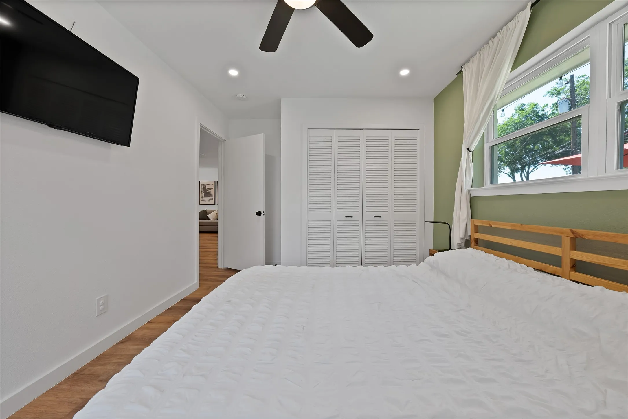 Single Family Residence For Sale in Dallas County , 533 Fairview Drive, Richardson, Texas 75081, 3 Bedroom, 2 Bathroom, 1 Garage spaces, 1,260 Sqft, built in 1960, mls#21287239, Real Estate Agent in Richardson, Homes For Sale in Dallas county, Homes For Sale in Richardson, Realtor in Richardson Texas, Real Estate Brokerage Independent Realty Texas, Luminita Cordes Realtor