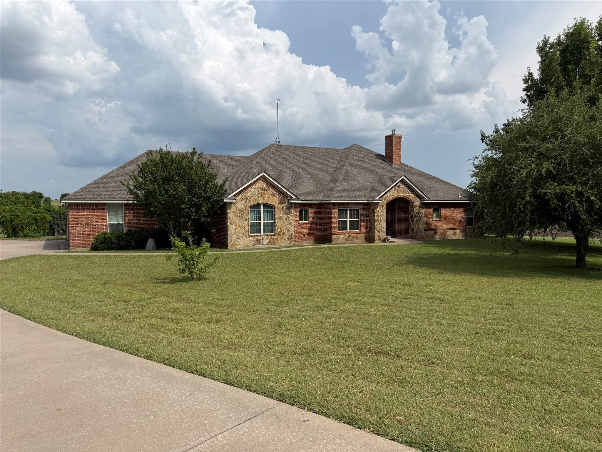 Single Family Residence For Sale in Parker County , 130 Aledo Grove Court, Fort Worth, Texas 76126, 3 Bedroom, 3 Bathroom, 3 Garage spaces, 2,798 Sqft, built in 2005, mls#21288028, Real Estate Agent in Fort Worth, Homes For Sale in Parker county, Homes For Sale in Fort Worth, Realtor in Fort Worth Texas, Real Estate Brokerage Independent Realty Texas, Luminita Cordes Realtor