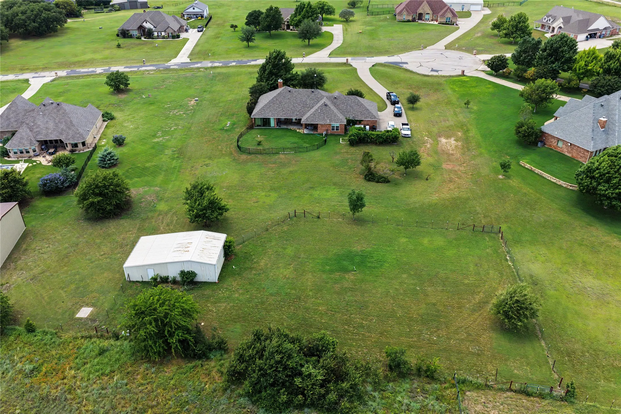Single Family Residence For Sale in Parker County , 130 Aledo Grove Court, Fort Worth, Texas 76126, 3 Bedroom, 3 Bathroom, 3 Garage spaces, 2,798 Sqft, built in 2005, mls#21288028, Real Estate Agent in Fort Worth, Homes For Sale in Parker county, Homes For Sale in Fort Worth, Realtor in Fort Worth Texas, Real Estate Brokerage Independent Realty Texas, Luminita Cordes Realtor