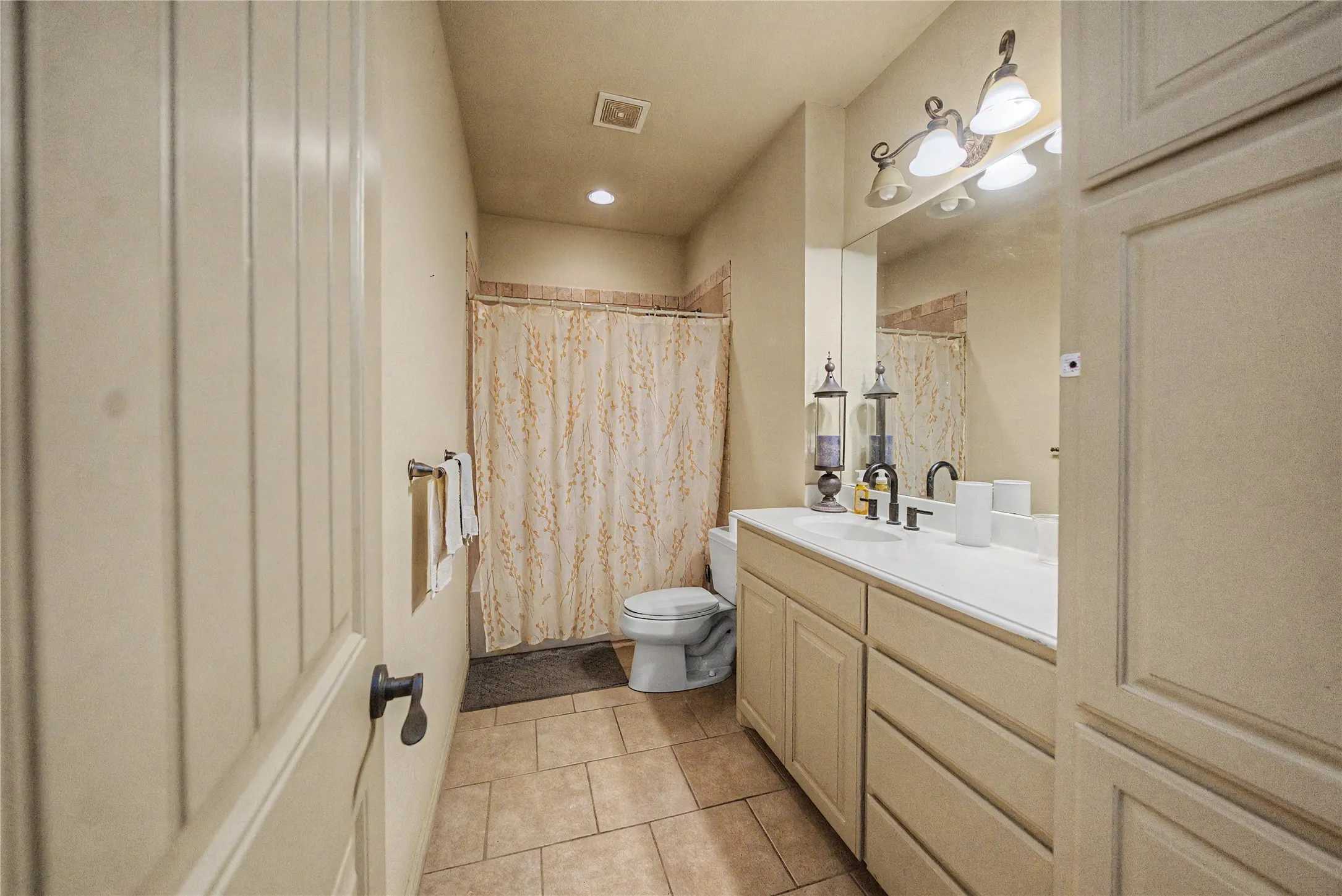 Single Family Residence For Sale in Parker County , 130 Aledo Grove Court, Fort Worth, Texas 76126, 3 Bedroom, 3 Bathroom, 3 Garage spaces, 2,798 Sqft, built in 2005, mls#21288028, Real Estate Agent in Fort Worth, Homes For Sale in Parker county, Homes For Sale in Fort Worth, Realtor in Fort Worth Texas, Real Estate Brokerage Independent Realty Texas, Luminita Cordes Realtor