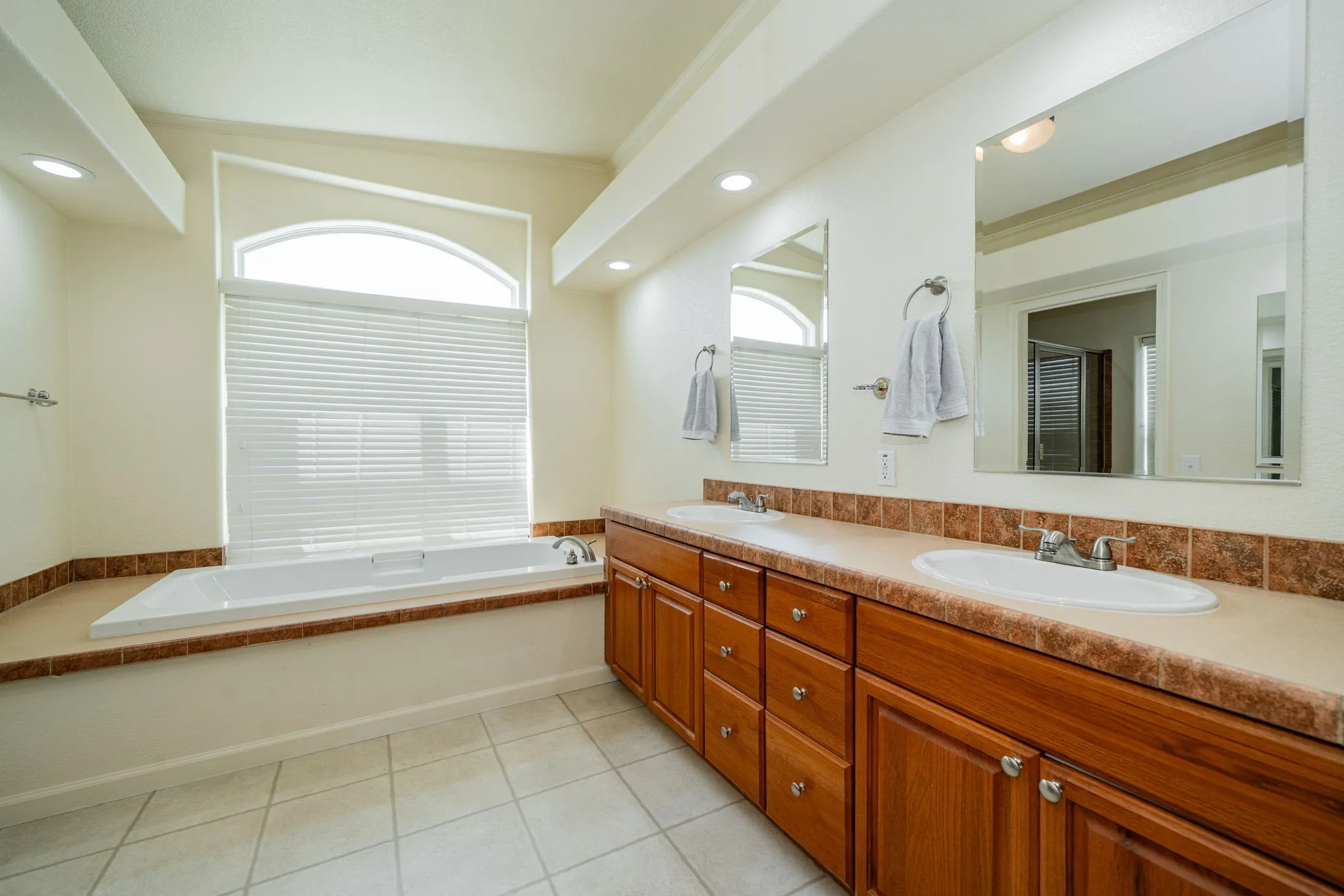 Mobile Home For Sale in Hunt County , 4510 County Road 2596, Royse City, Texas 75189, 3 Bedroom, 3 Bathroom, Garage spaces, 2,952 Sqft, built in 2005, mls#21288893, Real Estate Agent in Royse City, Homes For Sale in Hunt county, Homes For Sale in Royse City, Realtor in Royse City Texas, Real Estate Brokerage Independent Realty Texas, Luminita Cordes Realtor