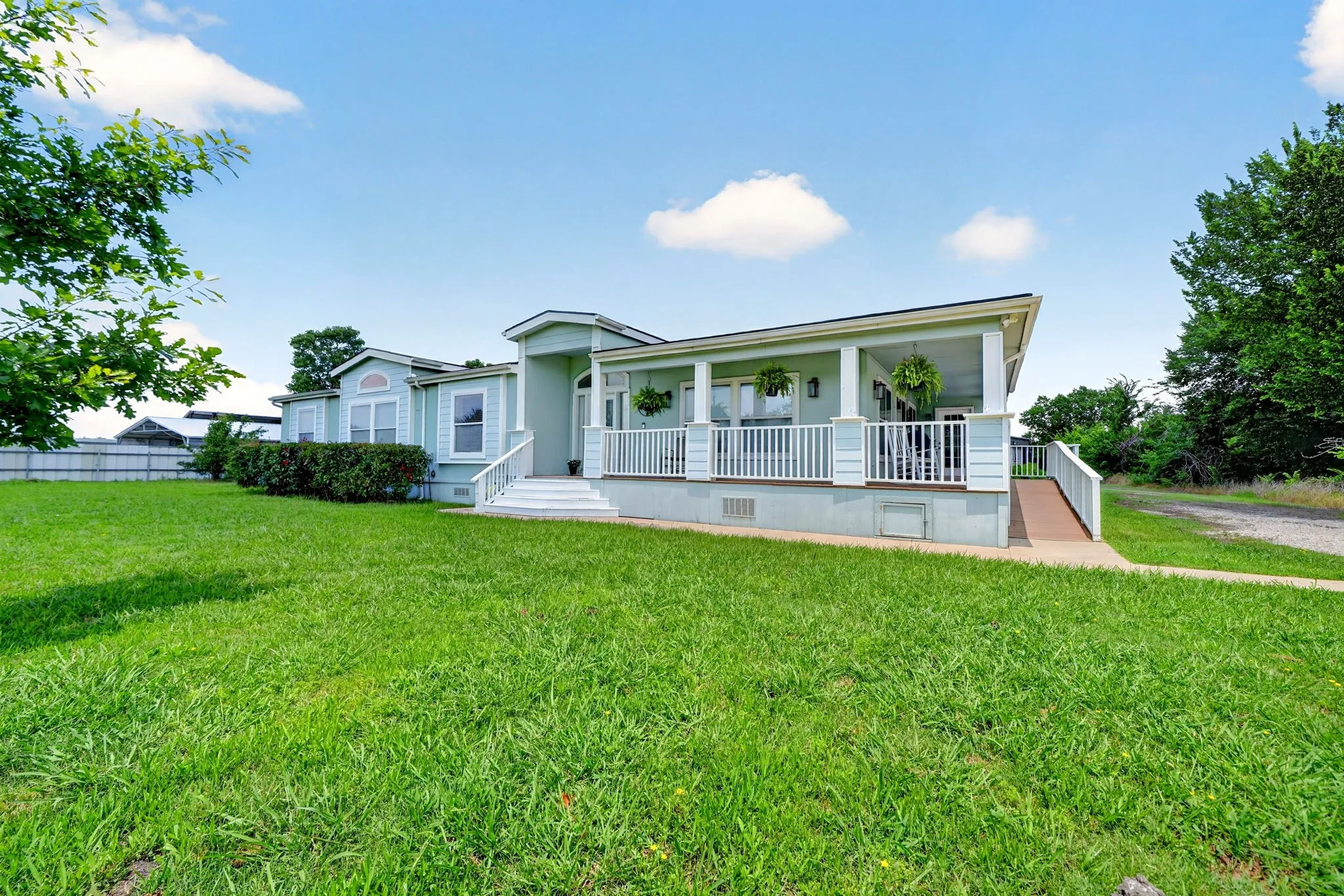 Mobile Home For Sale in Hunt County , 4510 County Road 2596, Royse City, Texas 75189, 3 Bedroom, 3 Bathroom, Garage spaces, 2,952 Sqft, built in 2005, mls#21288893, Real Estate Agent in Royse City, Homes For Sale in Hunt county, Homes For Sale in Royse City, Realtor in Royse City Texas, Real Estate Brokerage Independent Realty Texas, Luminita Cordes Realtor