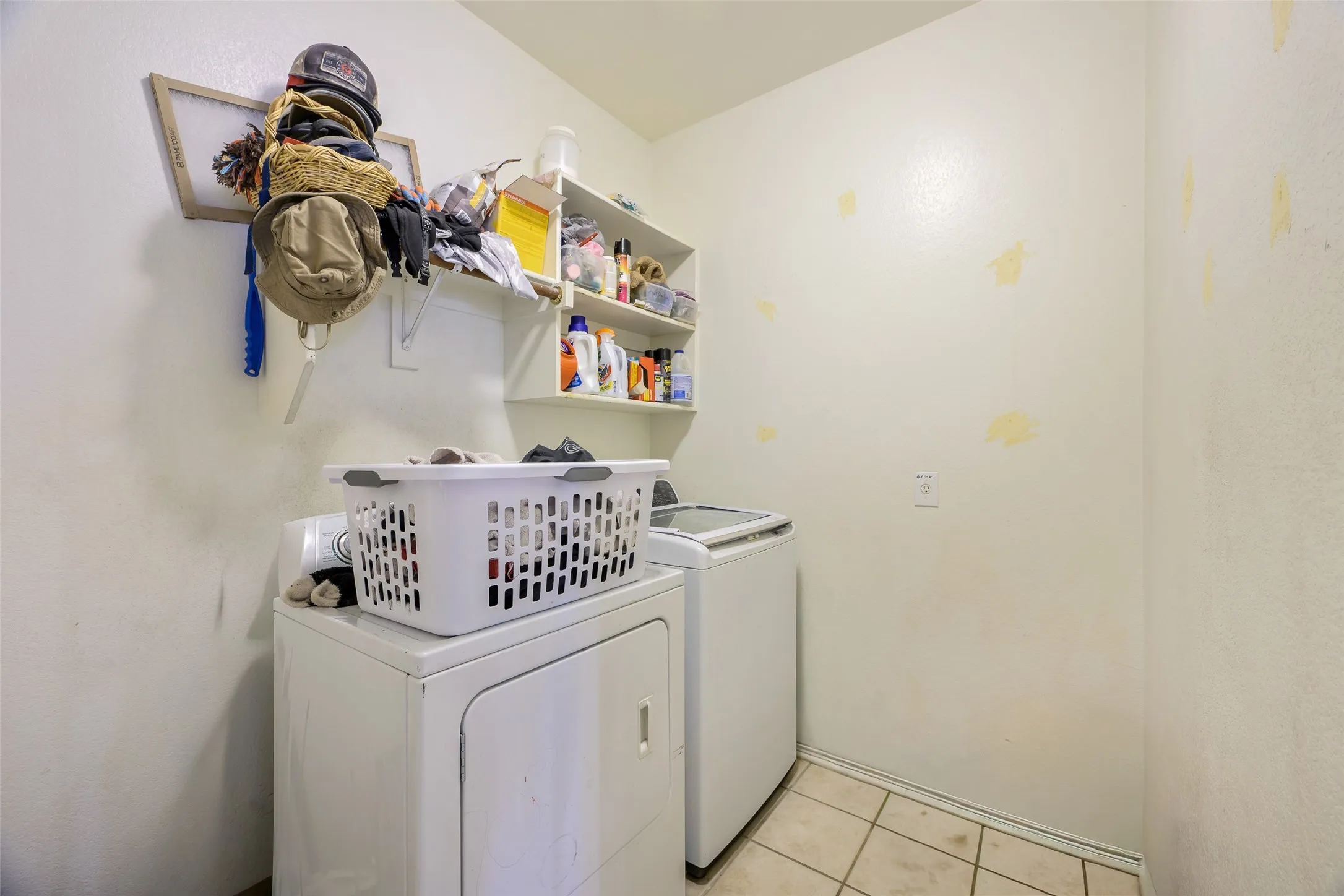 Single Family Residence For Sale in Collin County , 211 Mineral Springs Drive, Allen, Texas 75002, 4 Bedroom, 3 Bathroom, 3 Garage spaces, 2,617 Sqft, built in 2003, mls#21289000, Real Estate Agent in Allen, Homes For Sale in Collin county, Homes For Sale in Allen, Realtor in Allen Texas, Real Estate Brokerage Independent Realty Texas, Luminita Cordes Realtor