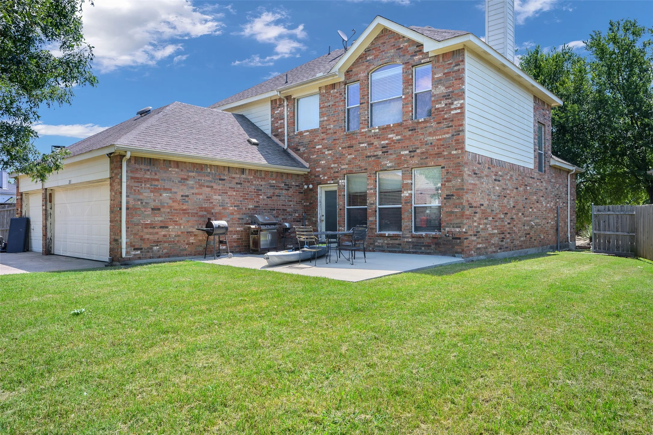 Single Family Residence For Sale in Collin County , 211 Mineral Springs Drive, Allen, Texas 75002, 4 Bedroom, 3 Bathroom, 3 Garage spaces, 2,617 Sqft, built in 2003, mls#21289000, Real Estate Agent in Allen, Homes For Sale in Collin county, Homes For Sale in Allen, Realtor in Allen Texas, Real Estate Brokerage Independent Realty Texas, Luminita Cordes Realtor