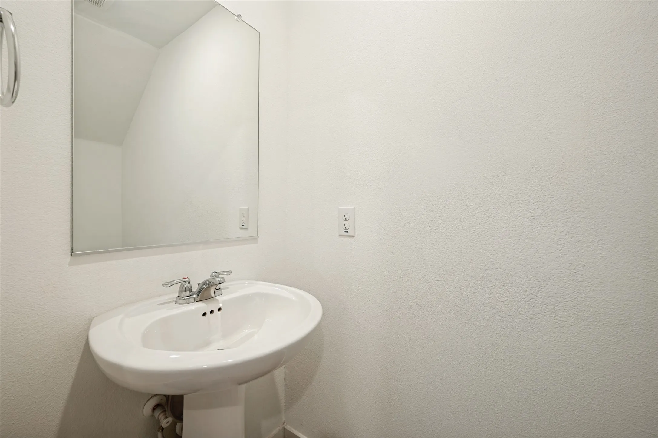 Single Family Residence For Rent in Denton County , 213 Adelina Drive, Little Elm, Texas 75068, 4 Bedroom, 3 Bathroom, 2 Garage spaces, 2,067 Sqft, built in 2024, mls#21289700, Real Estate Agent in Little Elm, Homes For Rent in Denton county, Homes For Rent in Little Elm, Realtor in Little Elm Texas, Real Estate Brokerage Independent Realty Texas, Luminita Cordes Realtor
