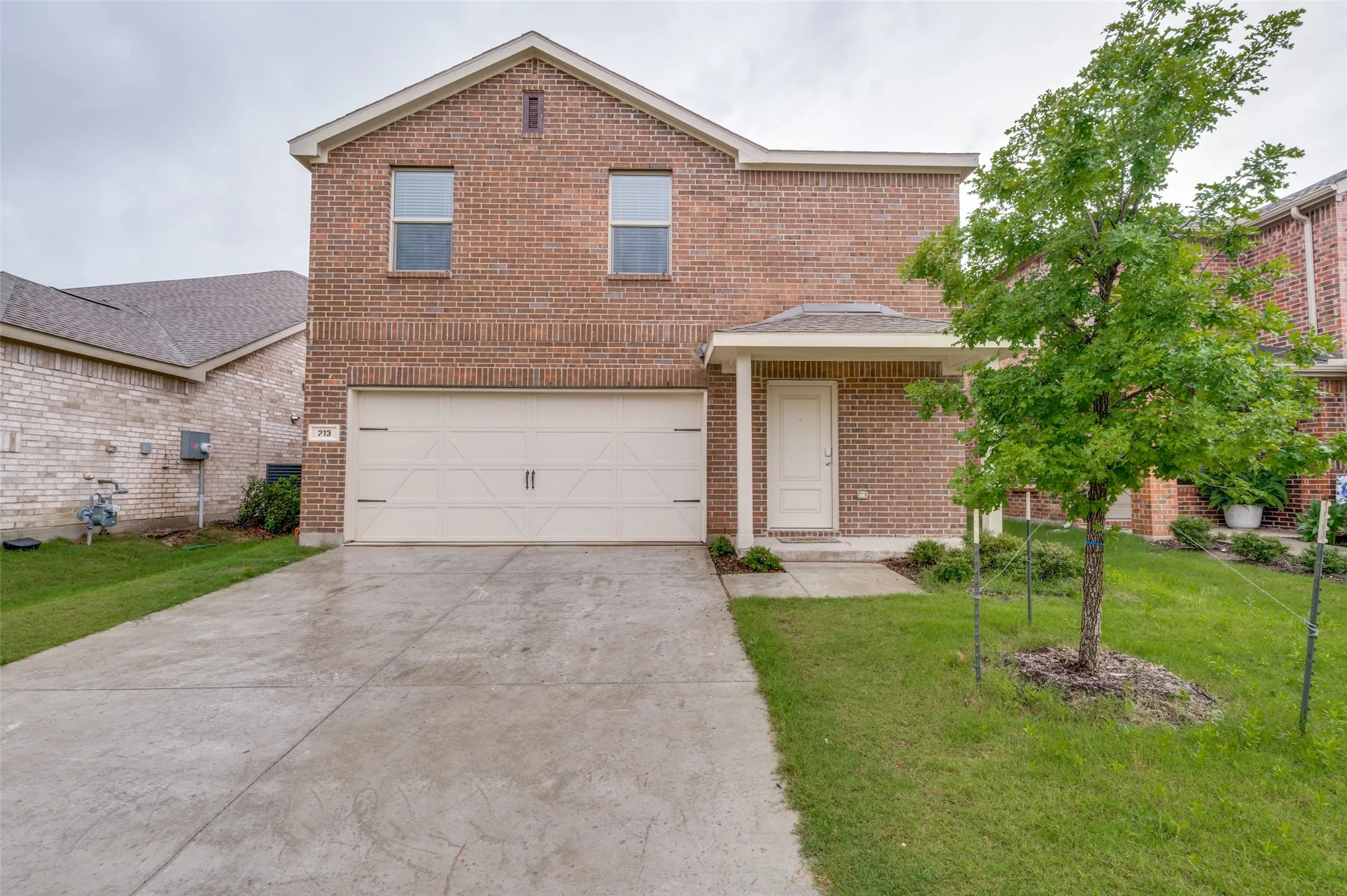Single Family Residence For Rent in Denton County , 213 Adelina Drive, Little Elm, Texas 75068, 4 Bedroom, 3 Bathroom, 2 Garage spaces, 2,067 Sqft, built in 2024, mls#21289700, Real Estate Agent in Little Elm, Homes For Rent in Denton county, Homes For Rent in Little Elm, Realtor in Little Elm Texas, Real Estate Brokerage Independent Realty Texas, Luminita Cordes Realtor