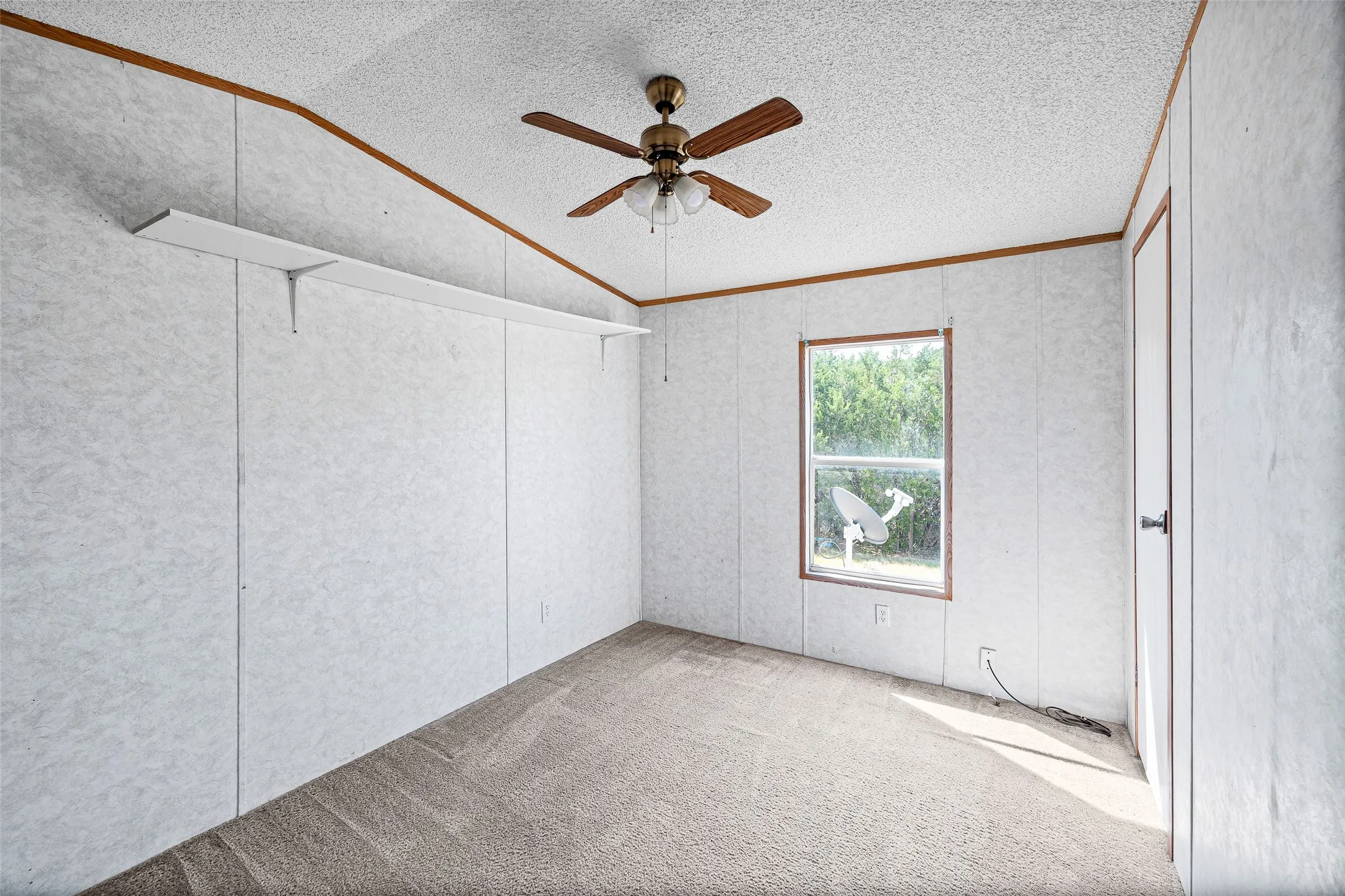 Mobile Home For Sale in Hood County , 1321 Phoenix Court, Granbury, Texas 76048, 3 Bedroom, 2 Bathroom, Garage spaces, 1,280 Sqft, built in 2006, mls#21289988, Real Estate Agent in Granbury, Homes For Sale in Hood county, Homes For Sale in Granbury, Realtor in Granbury Texas, Real Estate Brokerage Independent Realty Texas, Luminita Cordes Realtor