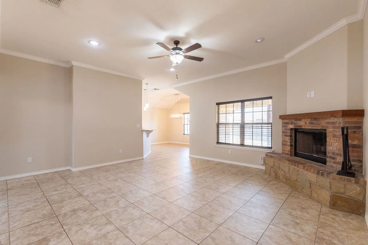 Single Family Residence For Rent in Taylor County , 1234 Briar Cliff Path, Abilene, Texas 79602, 4 Bedroom, 2 Bathroom, 2 Garage spaces, 1,801 Sqft, built in 2014, mls#21290065, Real Estate Agent in Abilene, Homes For Rent in Taylor county, Homes For Rent in Abilene, Realtor in Abilene Texas, Real Estate Brokerage Independent Realty Texas, Luminita Cordes Realtor