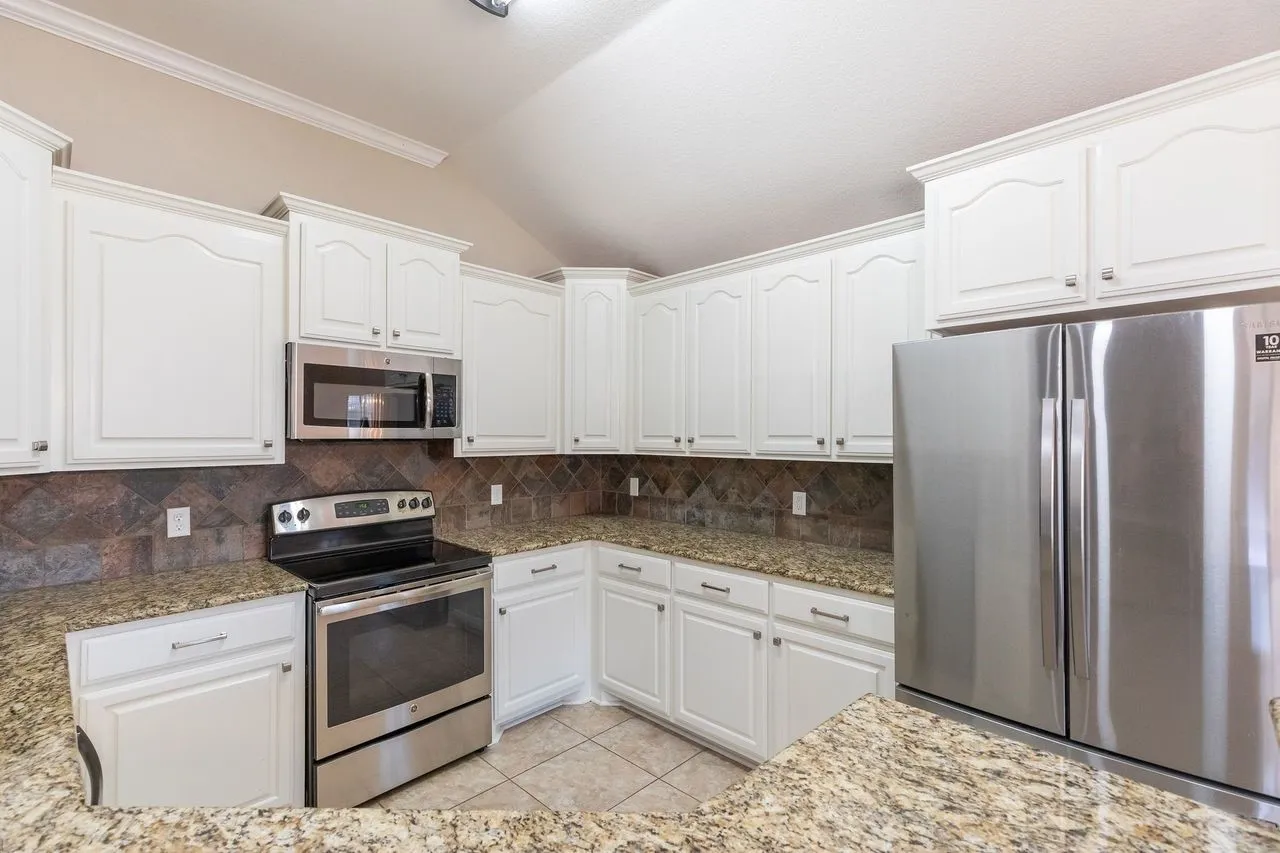 Single Family Residence For Rent in Taylor County , 1234 Briar Cliff Path, Abilene, Texas 79602, 4 Bedroom, 2 Bathroom, 2 Garage spaces, 1,801 Sqft, built in 2014, mls#21290065, Real Estate Agent in Abilene, Homes For Rent in Taylor county, Homes For Rent in Abilene, Realtor in Abilene Texas, Real Estate Brokerage Independent Realty Texas, Luminita Cordes Realtor