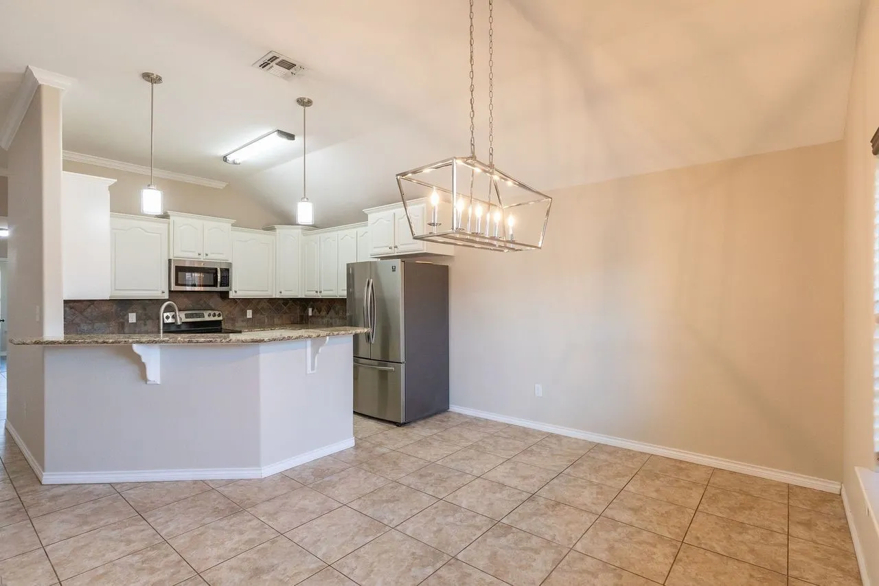 Single Family Residence For Rent in Taylor County , 1234 Briar Cliff Path, Abilene, Texas 79602, 4 Bedroom, 2 Bathroom, 2 Garage spaces, 1,801 Sqft, built in 2014, mls#21290065, Real Estate Agent in Abilene, Homes For Rent in Taylor county, Homes For Rent in Abilene, Realtor in Abilene Texas, Real Estate Brokerage Independent Realty Texas, Luminita Cordes Realtor