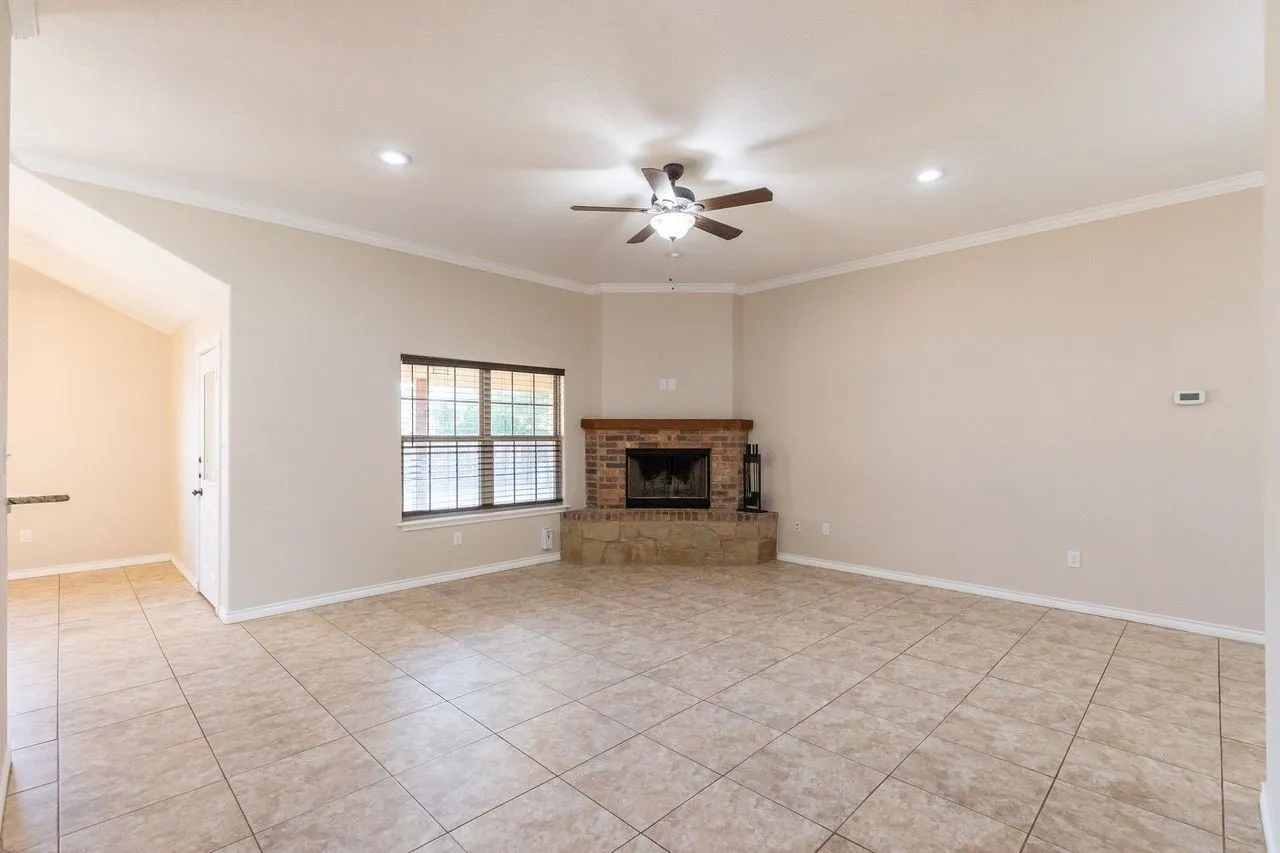 Single Family Residence For Rent in Taylor County , 1234 Briar Cliff Path, Abilene, Texas 79602, 4 Bedroom, 2 Bathroom, 2 Garage spaces, 1,801 Sqft, built in 2014, mls#21290065, Real Estate Agent in Abilene, Homes For Rent in Taylor county, Homes For Rent in Abilene, Realtor in Abilene Texas, Real Estate Brokerage Independent Realty Texas, Luminita Cordes Realtor