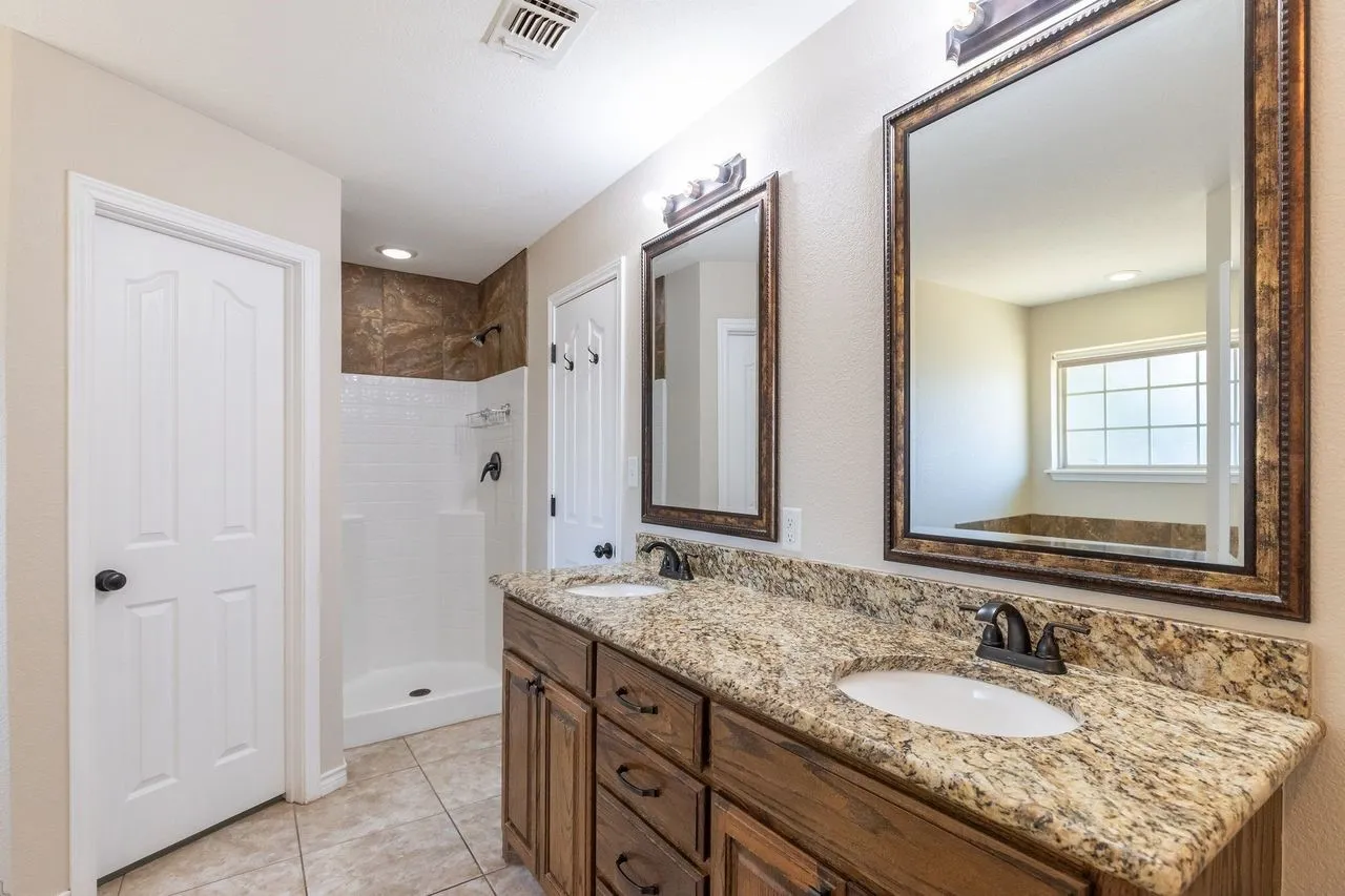 Single Family Residence For Rent in Taylor County , 1234 Briar Cliff Path, Abilene, Texas 79602, 4 Bedroom, 2 Bathroom, 2 Garage spaces, 1,801 Sqft, built in 2014, mls#21290065, Real Estate Agent in Abilene, Homes For Rent in Taylor county, Homes For Rent in Abilene, Realtor in Abilene Texas, Real Estate Brokerage Independent Realty Texas, Luminita Cordes Realtor