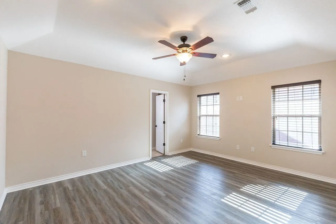 Single Family Residence For Rent in Taylor County , 1234 Briar Cliff Path, Abilene, Texas 79602, 4 Bedroom, 2 Bathroom, 2 Garage spaces, 1,801 Sqft, built in 2014, mls#21290065, Real Estate Agent in Abilene, Homes For Rent in Taylor county, Homes For Rent in Abilene, Realtor in Abilene Texas, Real Estate Brokerage Independent Realty Texas, Luminita Cordes Realtor