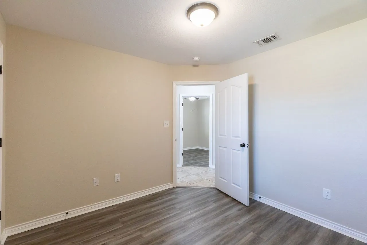Single Family Residence For Rent in Taylor County , 1234 Briar Cliff Path, Abilene, Texas 79602, 4 Bedroom, 2 Bathroom, 2 Garage spaces, 1,801 Sqft, built in 2014, mls#21290065, Real Estate Agent in Abilene, Homes For Rent in Taylor county, Homes For Rent in Abilene, Realtor in Abilene Texas, Real Estate Brokerage Independent Realty Texas, Luminita Cordes Realtor
