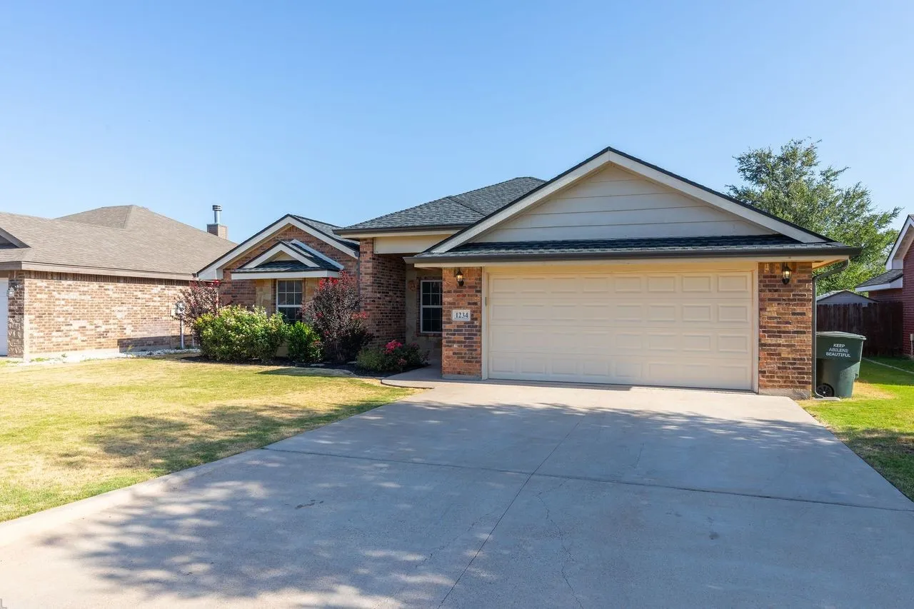 Single Family Residence For Rent