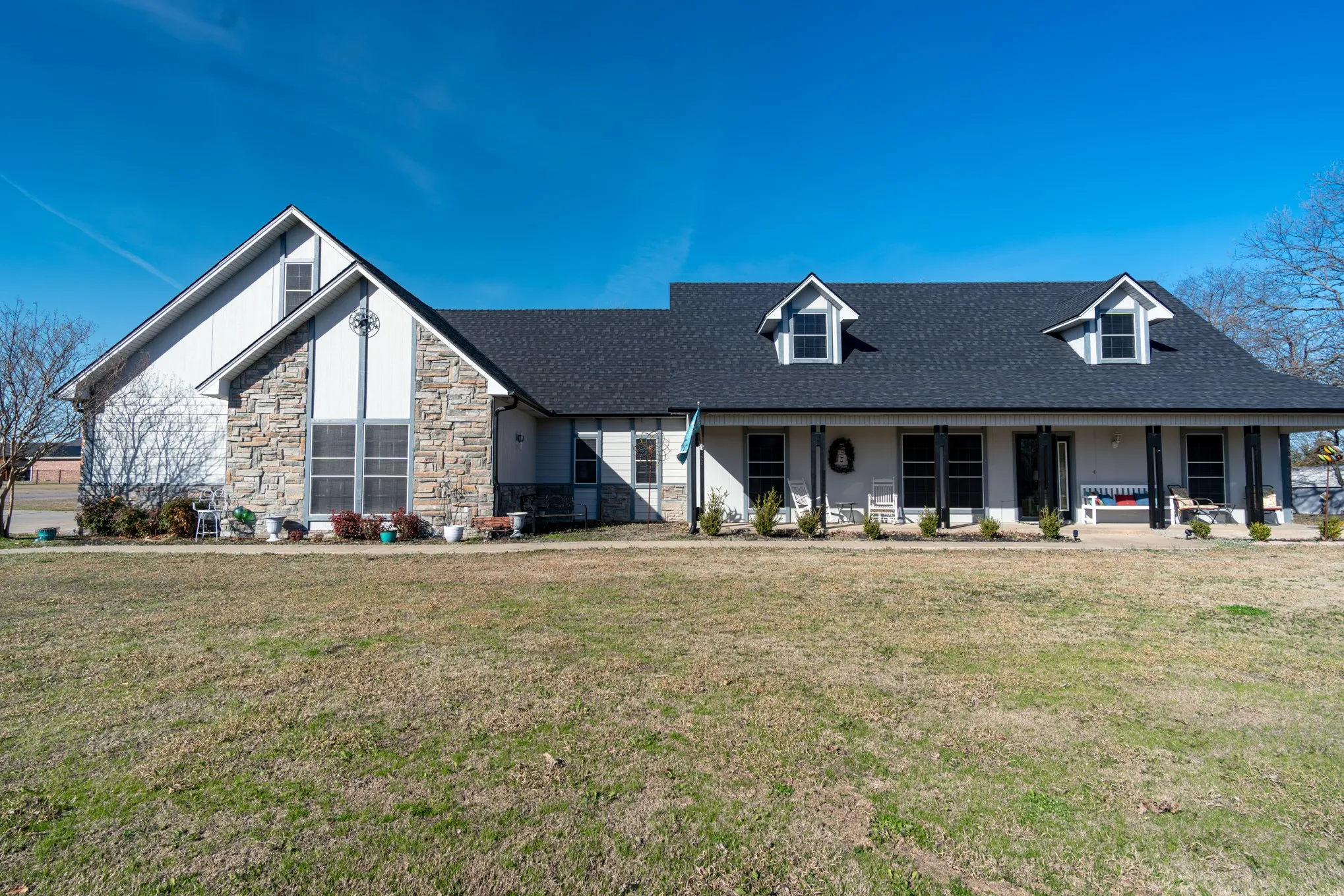 Single Family Residence For Sale in Grayson County , 733 Ridgeview Drive, Sherman, Texas 75090, 5 Bedroom, 4 Bathroom, 2 Garage spaces, 3,616 Sqft, built in 1998, mls#21288463, Real Estate Agent in Sherman, Homes For Sale in Grayson county, Homes For Sale in Sherman, Realtor in Sherman Texas, Real Estate Brokerage Independent Realty Texas, Luminita Cordes Realtor