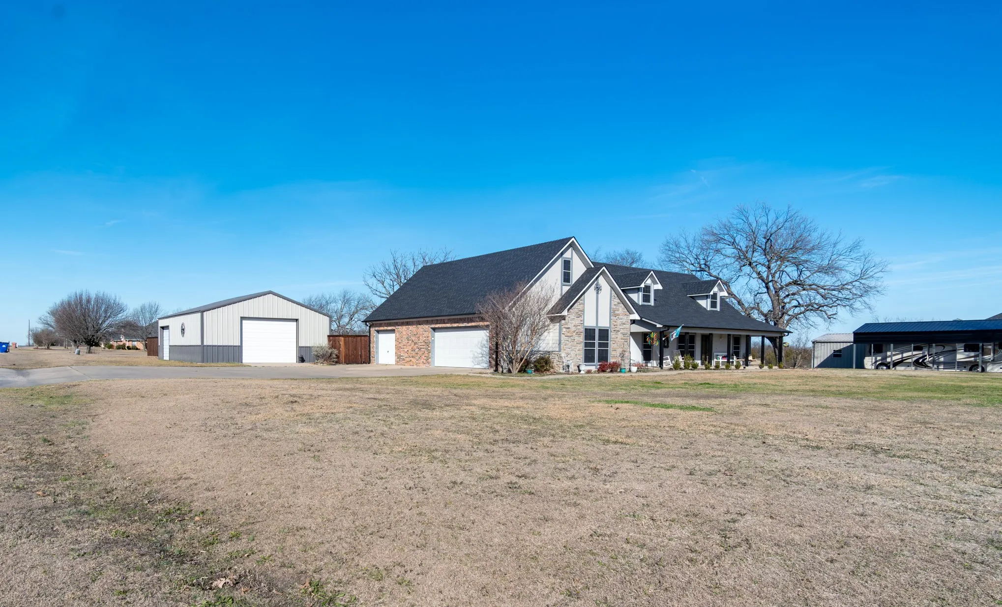 Single Family Residence For Sale in Grayson County , 733 Ridgeview Drive, Sherman, Texas 75090, 5 Bedroom, 4 Bathroom, 2 Garage spaces, 3,616 Sqft, built in 1998, mls#21288463, Real Estate Agent in Sherman, Homes For Sale in Grayson county, Homes For Sale in Sherman, Realtor in Sherman Texas, Real Estate Brokerage Independent Realty Texas, Luminita Cordes Realtor