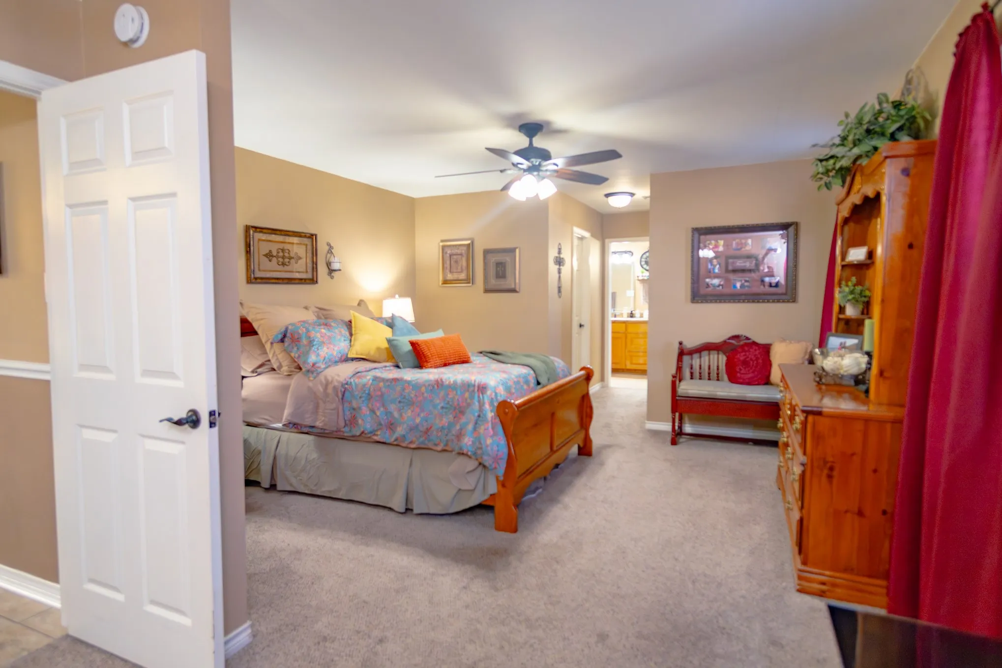 Single Family Residence For Sale in Grayson County , 733 Ridgeview Drive, Sherman, Texas 75090, 5 Bedroom, 4 Bathroom, 2 Garage spaces, 3,616 Sqft, built in 1998, mls#21288463, Real Estate Agent in Sherman, Homes For Sale in Grayson county, Homes For Sale in Sherman, Realtor in Sherman Texas, Real Estate Brokerage Independent Realty Texas, Luminita Cordes Realtor