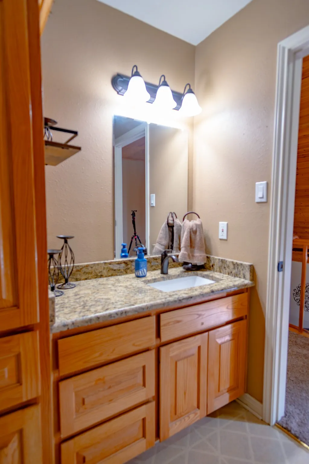 Single Family Residence For Sale in Grayson County , 733 Ridgeview Drive, Sherman, Texas 75090, 5 Bedroom, 4 Bathroom, 2 Garage spaces, 3,616 Sqft, built in 1998, mls#21288463, Real Estate Agent in Sherman, Homes For Sale in Grayson county, Homes For Sale in Sherman, Realtor in Sherman Texas, Real Estate Brokerage Independent Realty Texas, Luminita Cordes Realtor
