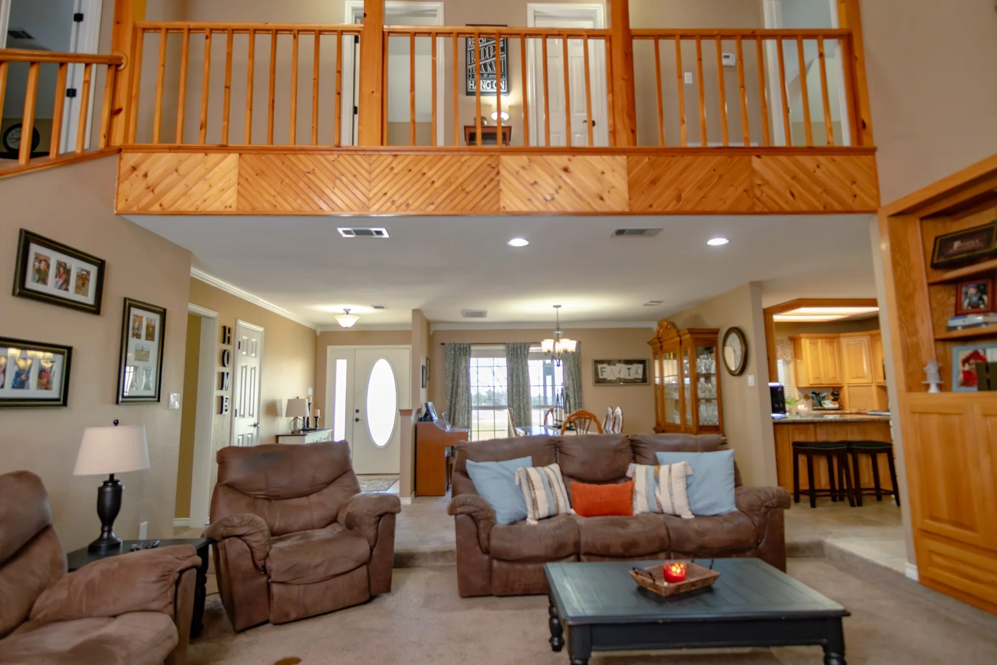 Single Family Residence For Sale in Grayson County , 733 Ridgeview Drive, Sherman, Texas 75090, 5 Bedroom, 4 Bathroom, 2 Garage spaces, 3,616 Sqft, built in 1998, mls#21288463, Real Estate Agent in Sherman, Homes For Sale in Grayson county, Homes For Sale in Sherman, Realtor in Sherman Texas, Real Estate Brokerage Independent Realty Texas, Luminita Cordes Realtor