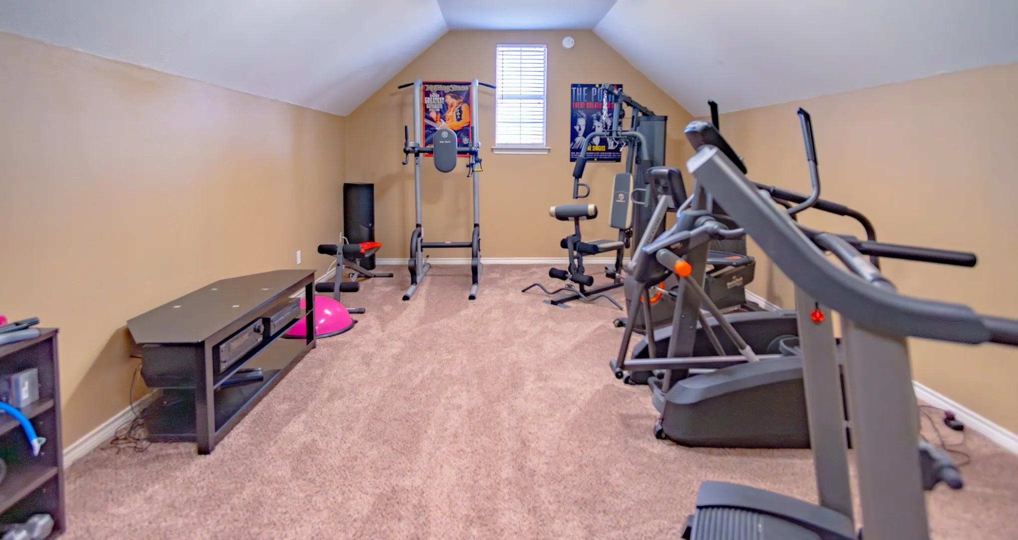 Single Family Residence For Sale in Grayson County , 733 Ridgeview Drive, Sherman, Texas 75090, 5 Bedroom, 4 Bathroom, 2 Garage spaces, 3,616 Sqft, built in 1998, mls#21288463, Real Estate Agent in Sherman, Homes For Sale in Grayson county, Homes For Sale in Sherman, Realtor in Sherman Texas, Real Estate Brokerage Independent Realty Texas, Luminita Cordes Realtor