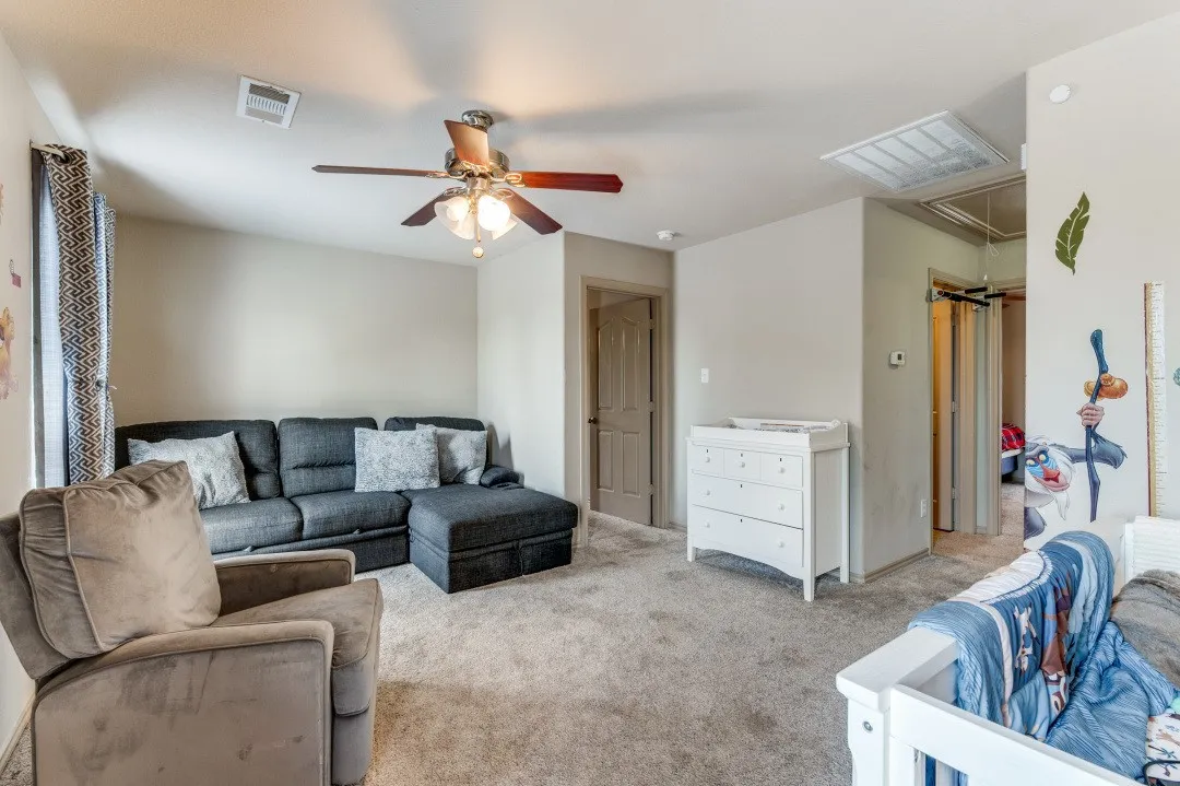 Single Family Residence For Sale in Tarrant County , 5017 Britton Ridge Lane, Fort Worth, Texas 76179, 4 Bedroom, 3 Bathroom, 2 Garage spaces, 2,462 Sqft, built in 2008, mls#21290094, Real Estate Agent in Fort Worth, Homes For Sale in Tarrant county, Homes For Sale in Fort Worth, Realtor in Fort Worth Texas, Real Estate Brokerage Independent Realty Texas, Luminita Cordes Realtor