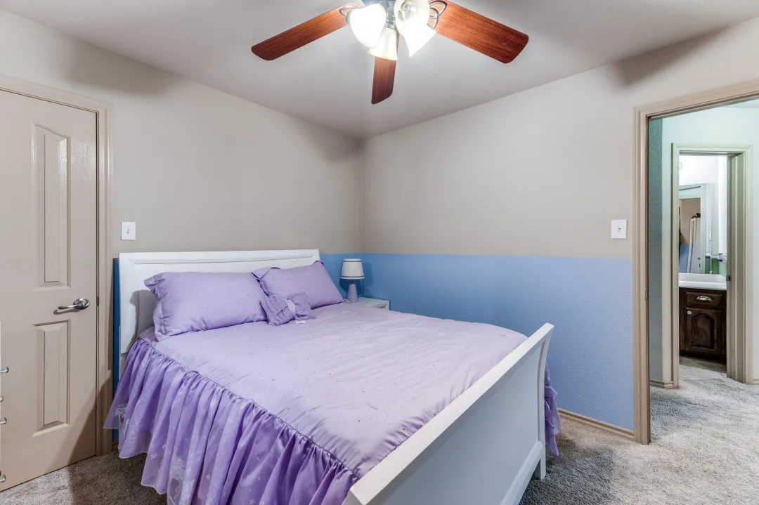 Single Family Residence For Sale in Tarrant County , 5017 Britton Ridge Lane, Fort Worth, Texas 76179, 4 Bedroom, 3 Bathroom, 2 Garage spaces, 2,462 Sqft, built in 2008, mls#21290094, Real Estate Agent in Fort Worth, Homes For Sale in Tarrant county, Homes For Sale in Fort Worth, Realtor in Fort Worth Texas, Real Estate Brokerage Independent Realty Texas, Luminita Cordes Realtor