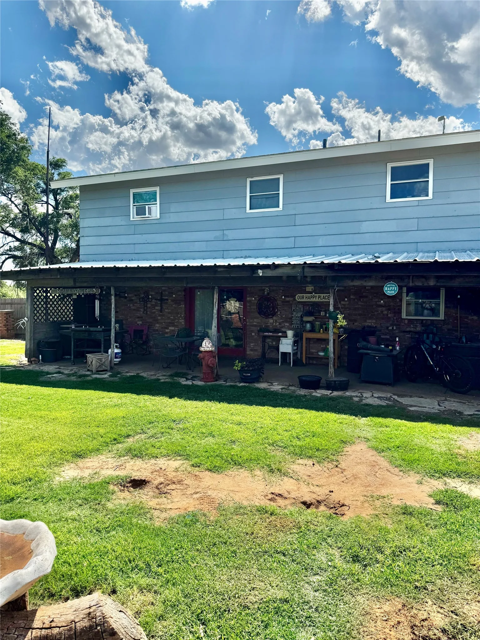 Single Family Residence For Sale in Hardeman County , 705 Loop Road, Quanah, Texas 79252, 5 Bedrooms, 3 Bathrooms, 1 Garage spaces, 1,962 Sqft, built in 1962, Price $330,000, mls#21290059, Real Estate Agent in Quanah, Homes For Sale in Hardeman county, Homes For Sale in Quanah, Realtor in Quanah Texas, Real Estate Brokerage Independent Realty Texas, Luminita Cordes Realtor