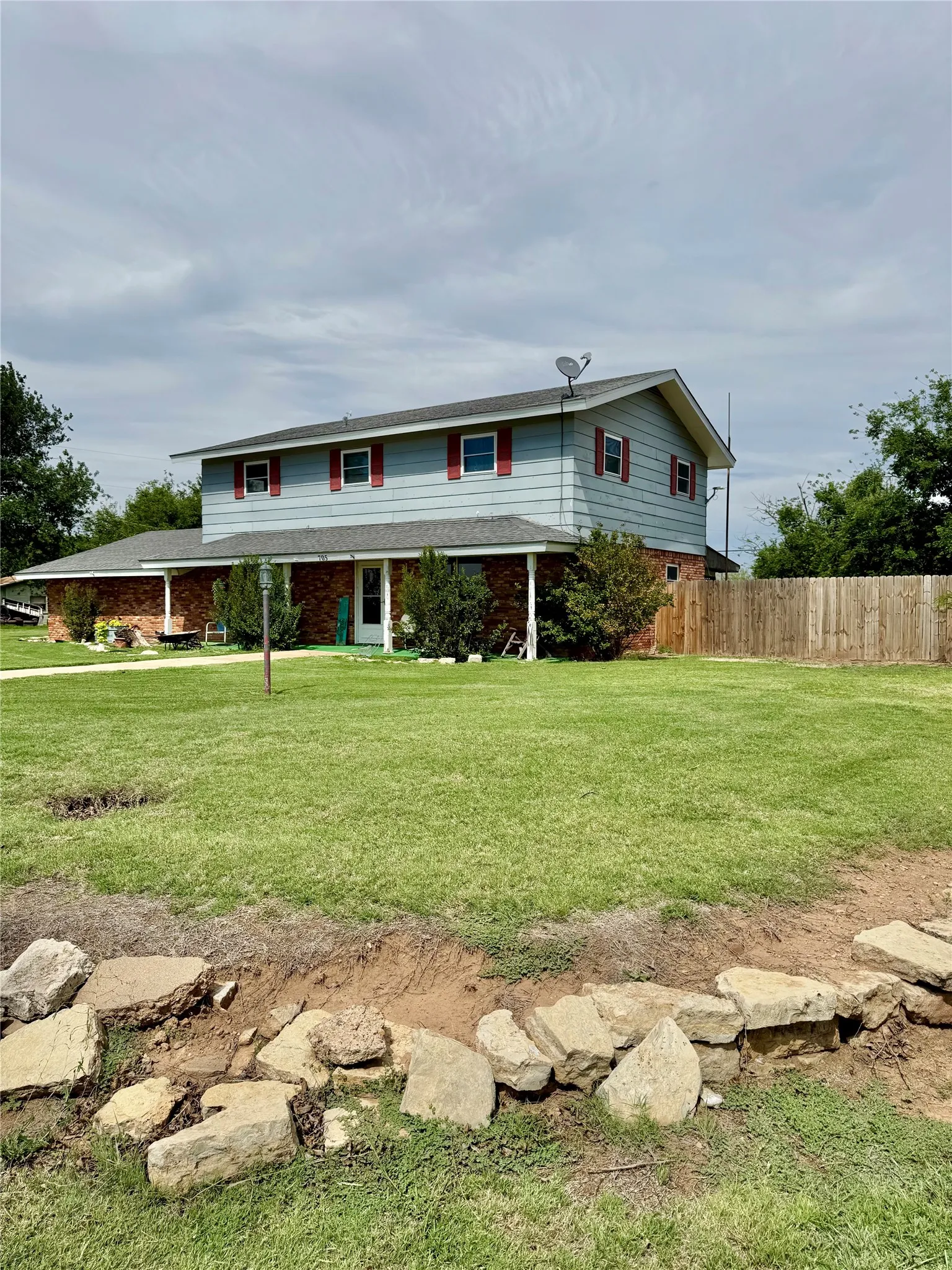 Single Family Residence For Sale in Hardeman County , 705 Loop Road, Quanah, Texas 79252, 5 Bedrooms, 3 Bathrooms, 1 Garage spaces, 1,962 Sqft, built in 1962, Price $330,000, mls#21290059, Real Estate Agent in Quanah, Homes For Sale in Hardeman county, Homes For Sale in Quanah, Realtor in Quanah Texas, Real Estate Brokerage Independent Realty Texas, Luminita Cordes Realtor
