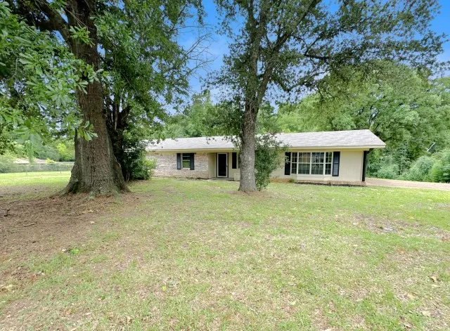 Single Family Residence For Sale in Upshur County , 300 Pine Street, Ore City, Texas 75683, 4 Bedroom, 2 Bathroom, Garage spaces, 2,726 Sqft, built in 1970, mls#21290031, Real Estate Agent in Ore City, Homes For Sale in Upshur county, Homes For Sale in Ore City, Realtor in Ore City Texas, Real Estate Brokerage Independent Realty Texas, Luminita Cordes Realtor